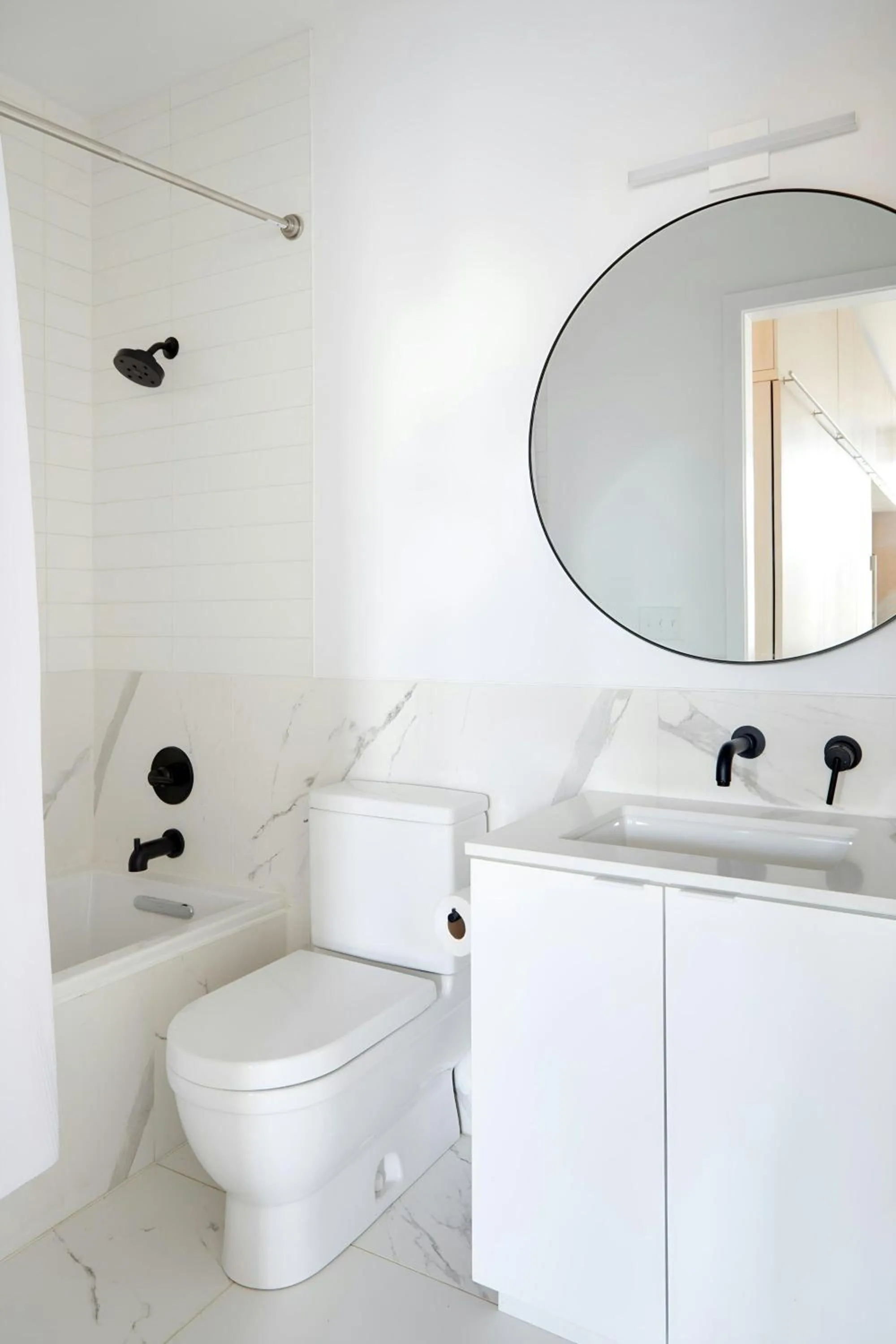 Bathroom in Sonder by Marriott Bonvoy Gravier Place Apartments Medical