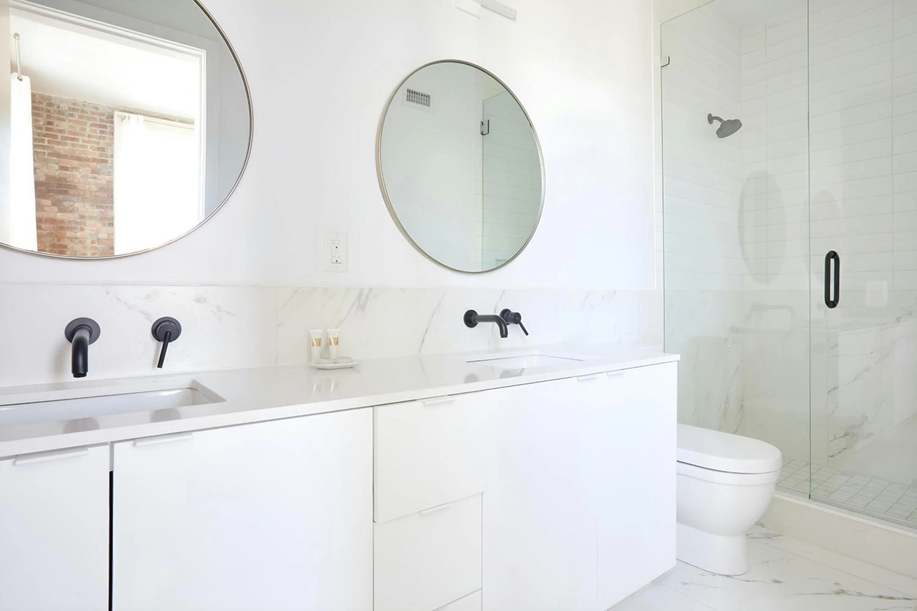 Bathroom in Sonder by Marriott Bonvoy Gravier Place Apartments Medical