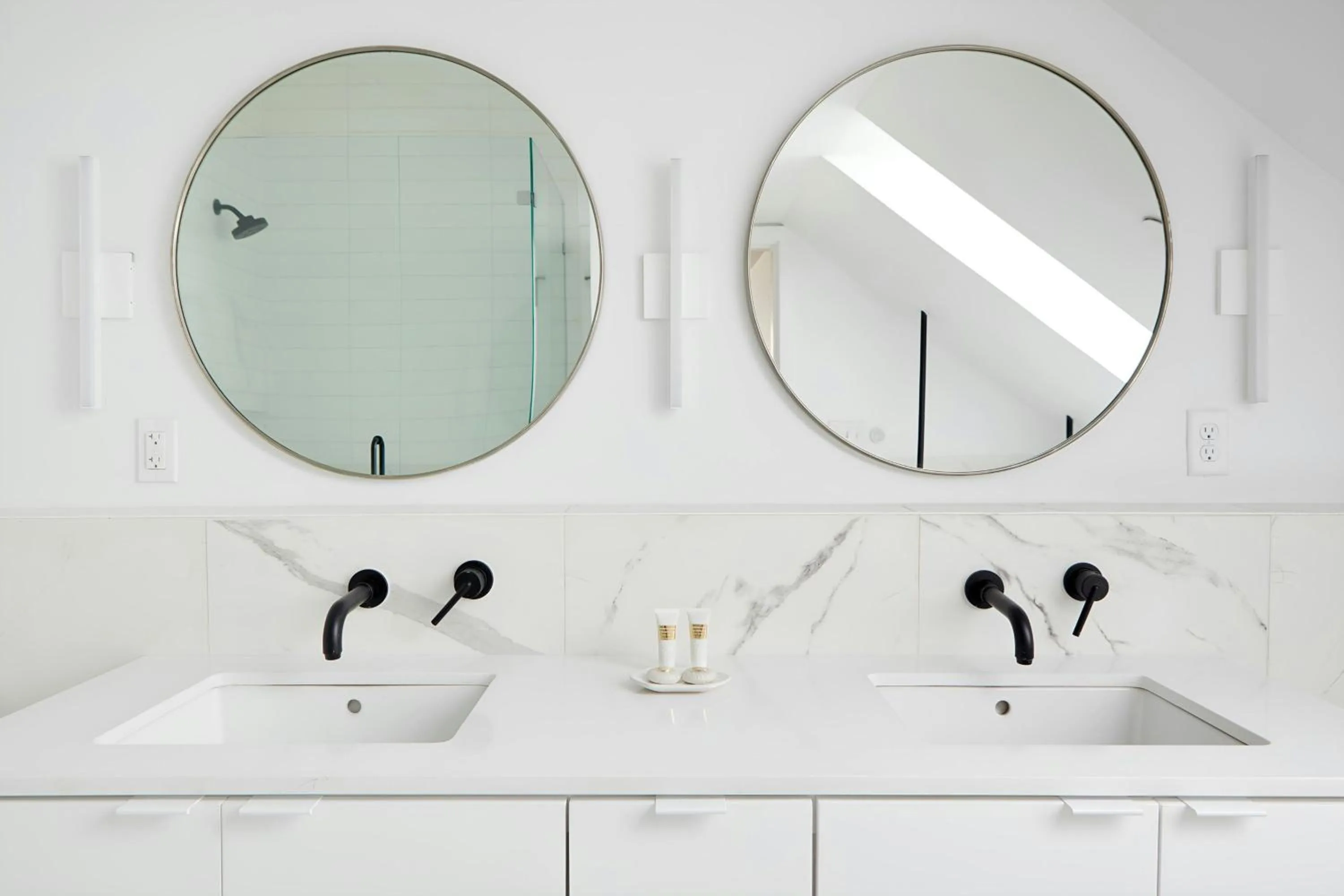 Bathroom in Sonder by Marriott Bonvoy Gravier Place Apartments Medical