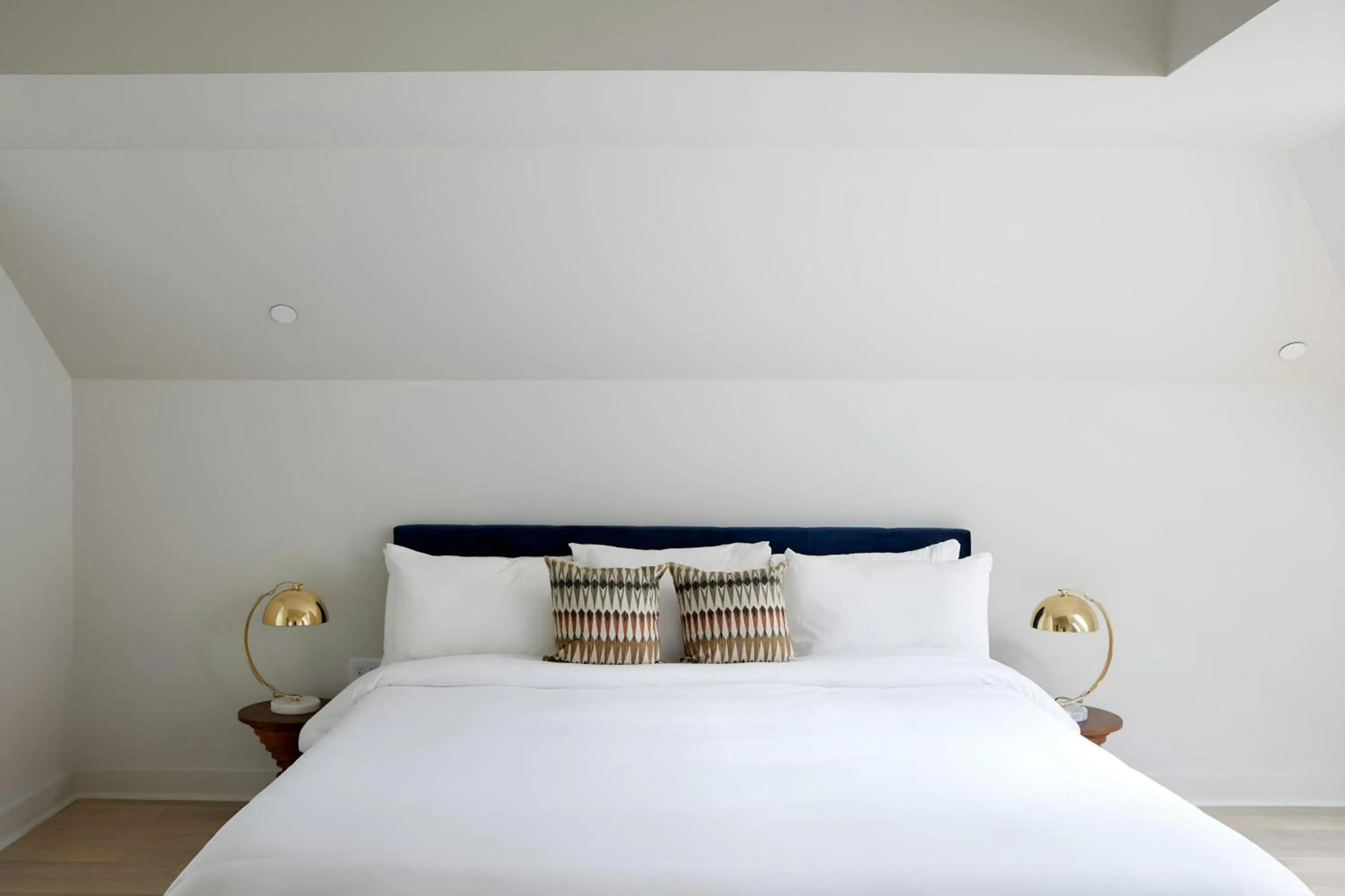 Bedroom, Bed in Sonder by Marriott Bonvoy Gravier Place Apartments Medical