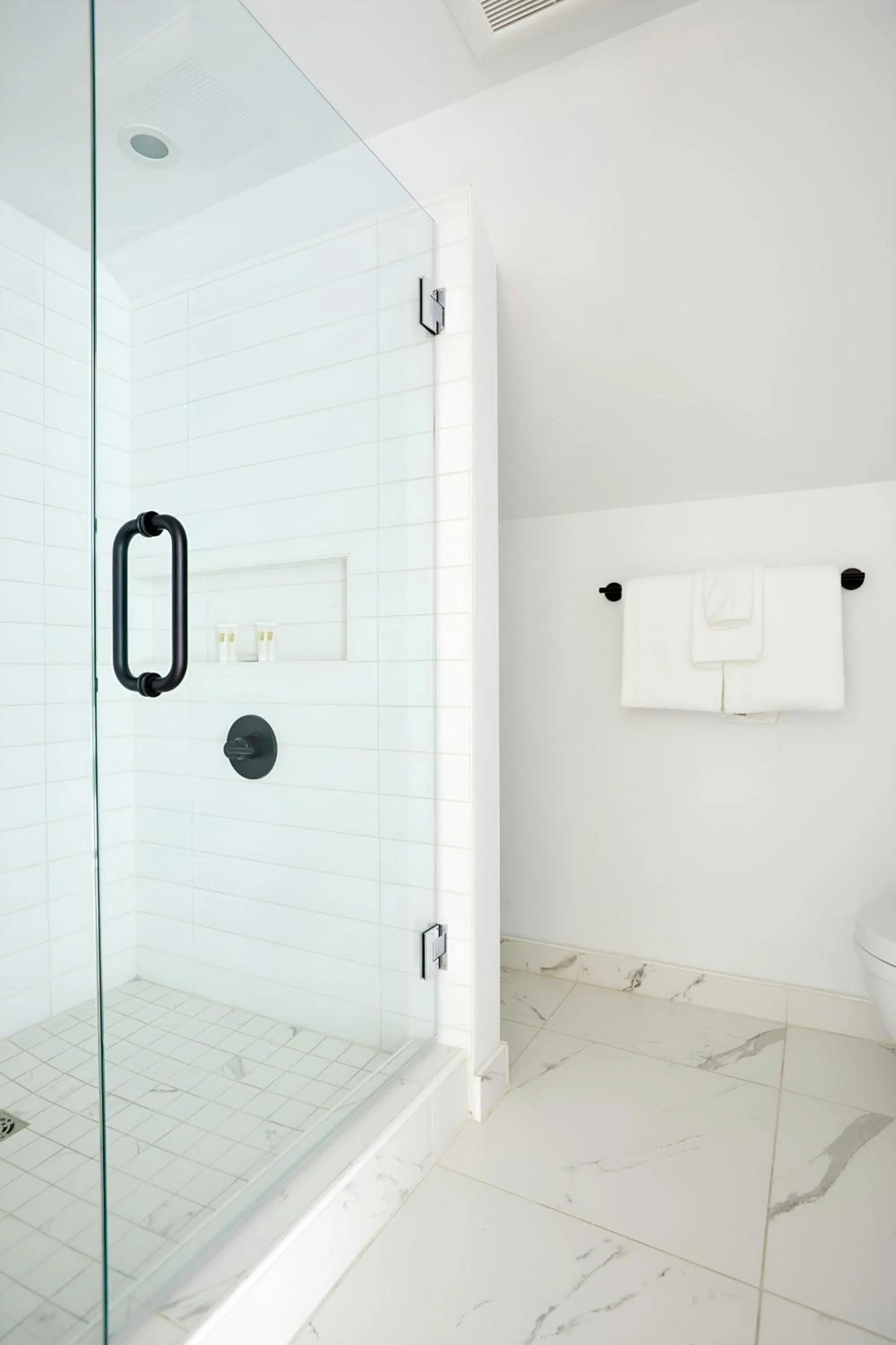 Bathroom in Sonder by Marriott Bonvoy Gravier Place Apartments Medical