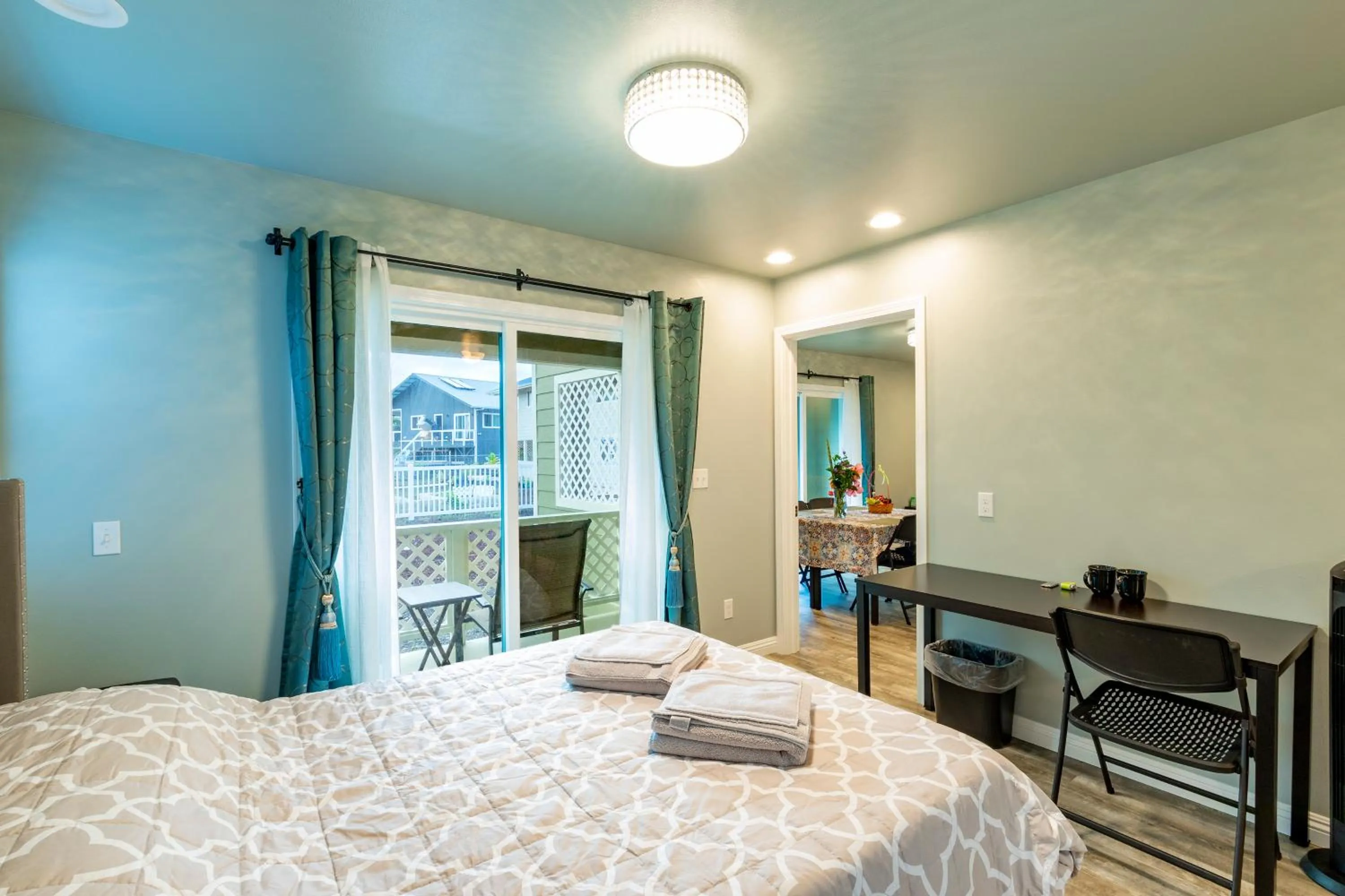 Bed in Ocean Breeze Inn