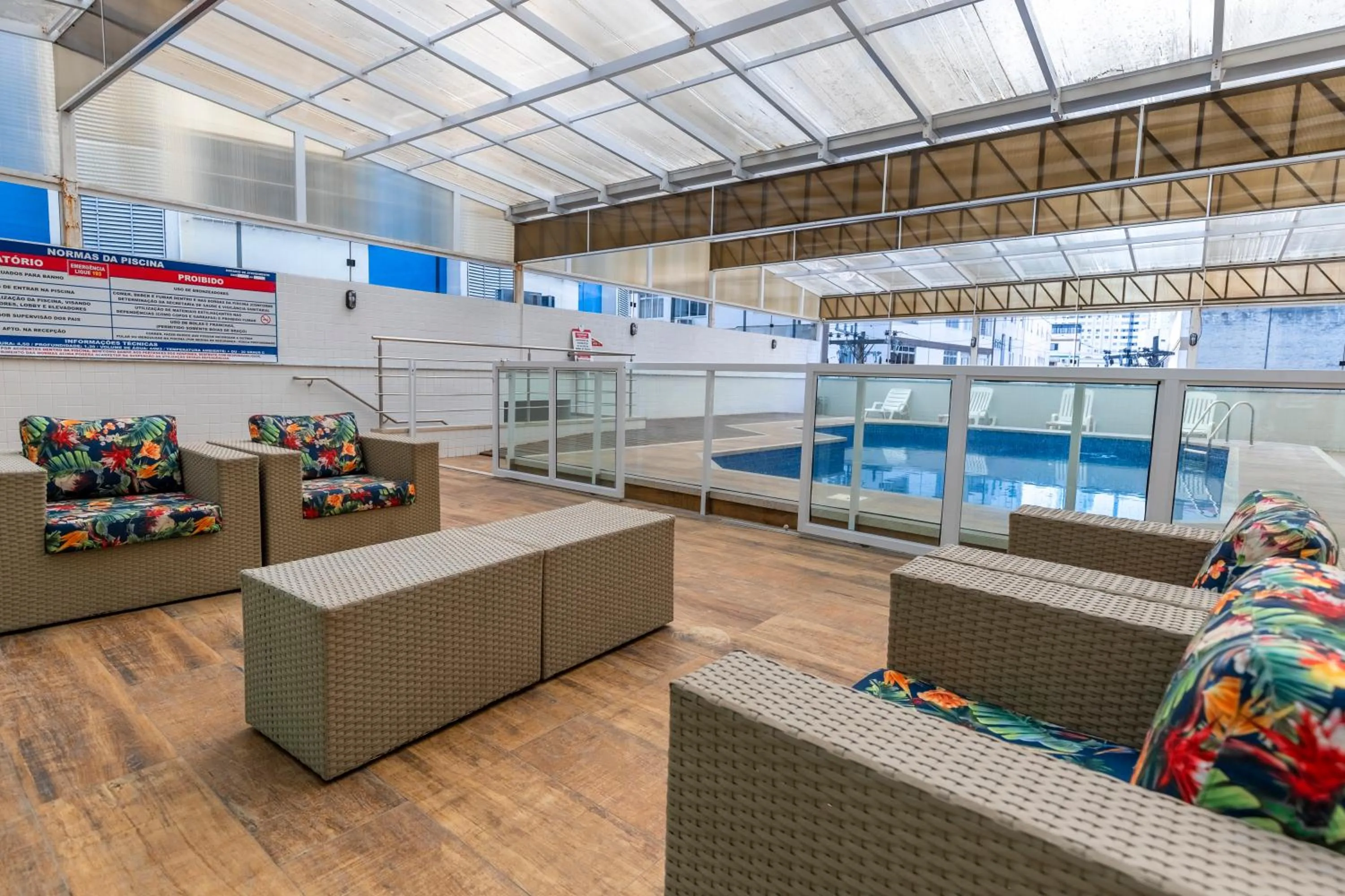 Swimming pool in Hotel Ilha da Madeira