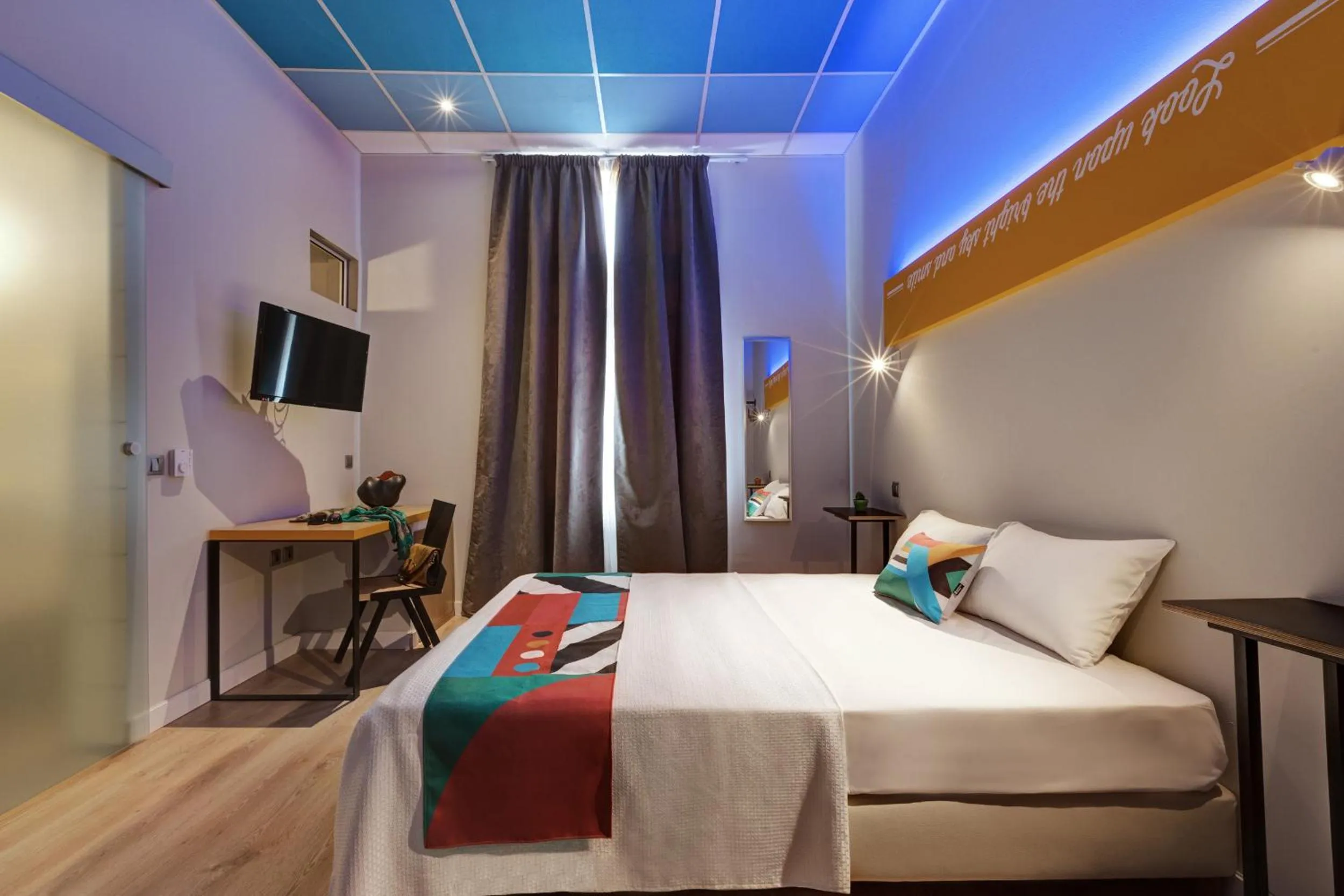Photo of the whole room, Bed in Colors Ladadika Thessaloniki