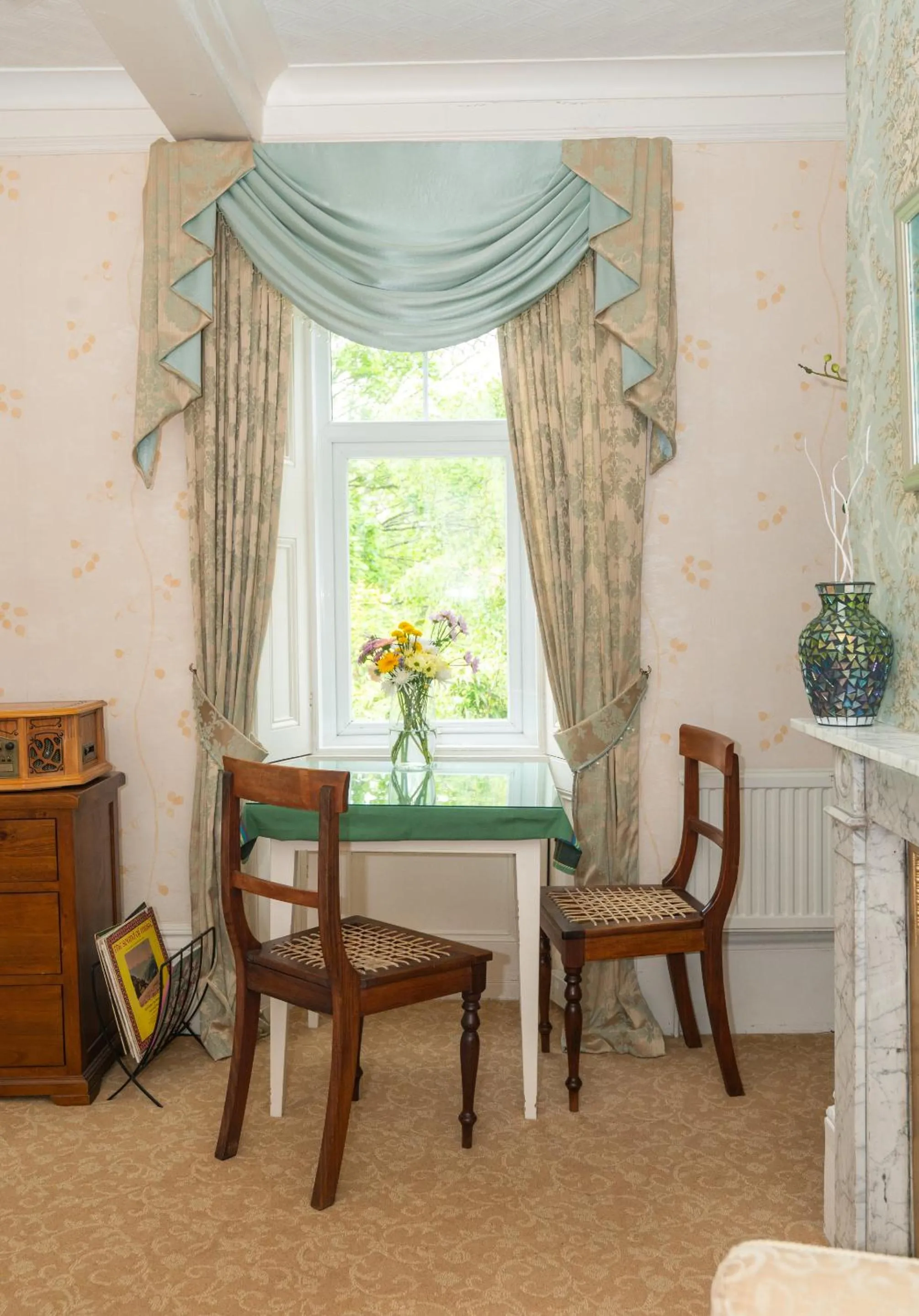 Living room in Enchanted Manor