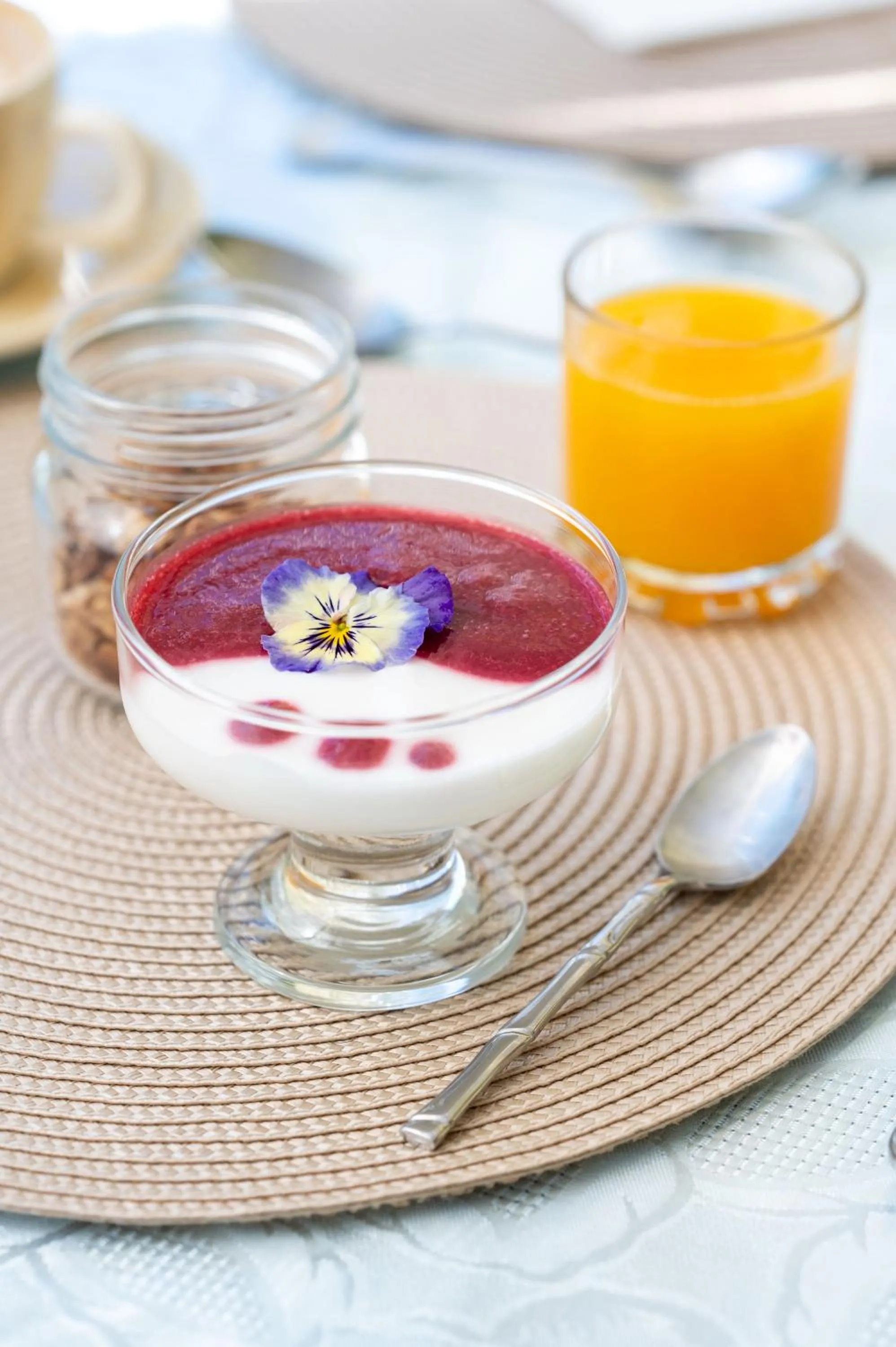 Food and drinks in Enchanted Manor