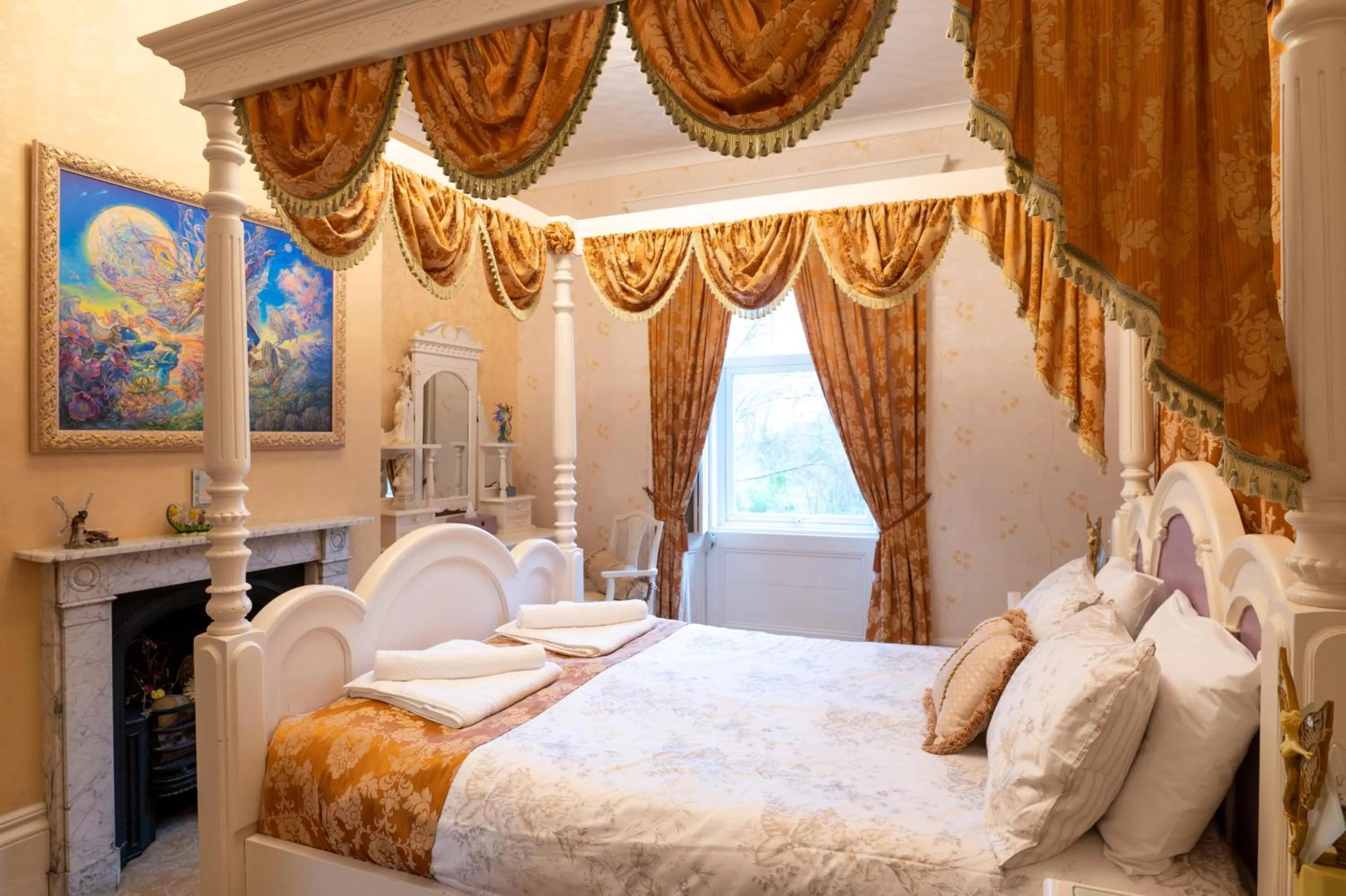 Bedroom, Bed in Enchanted Manor