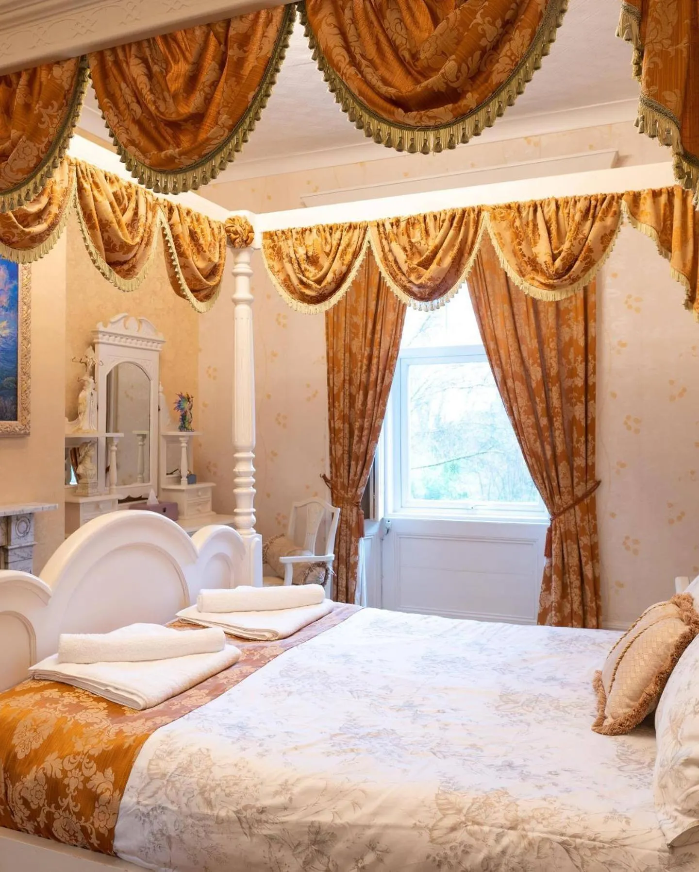 Bedroom, Bed in Enchanted Manor