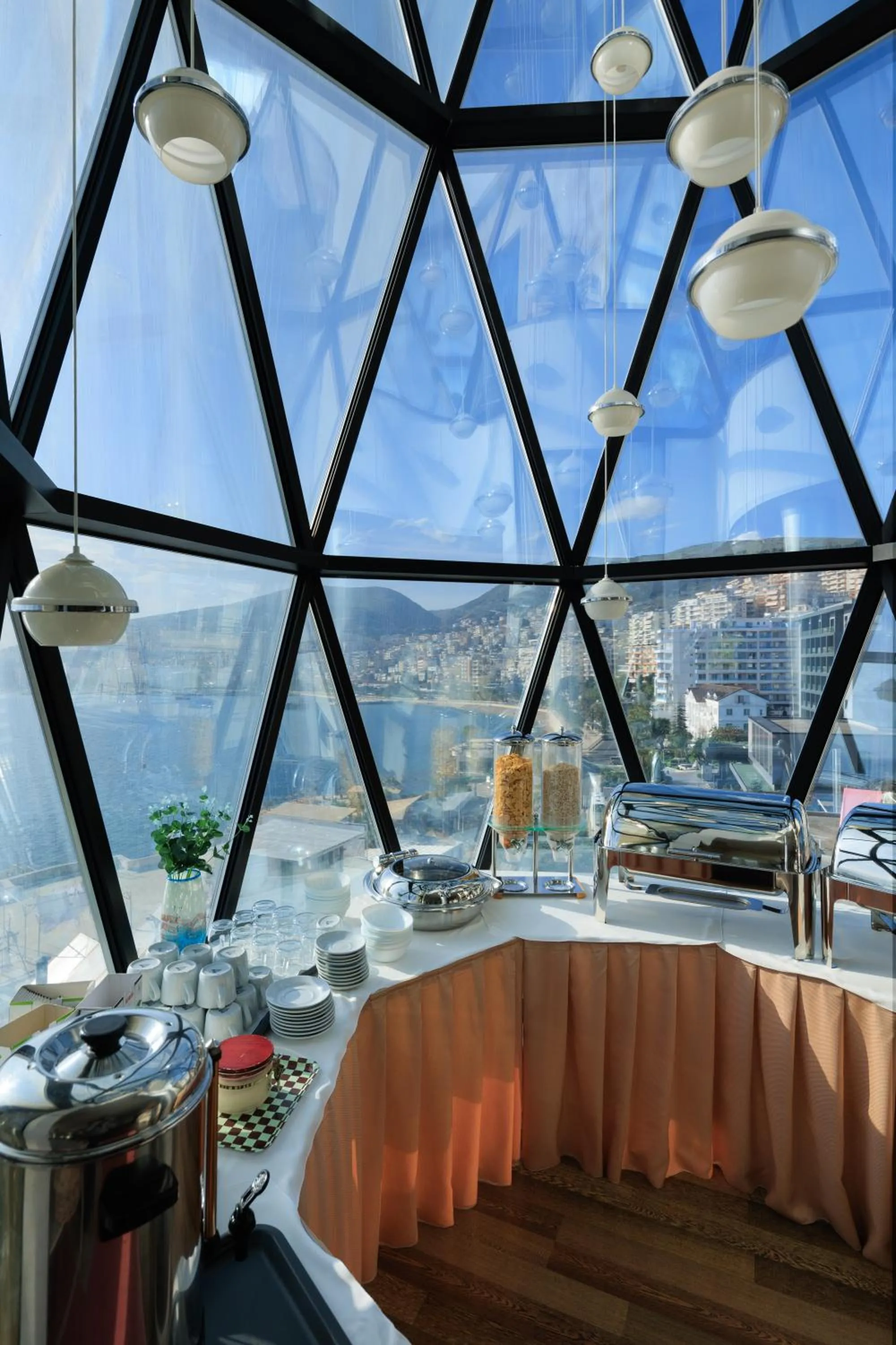 Restaurant/places to eat in Hotel Brilant Saranda