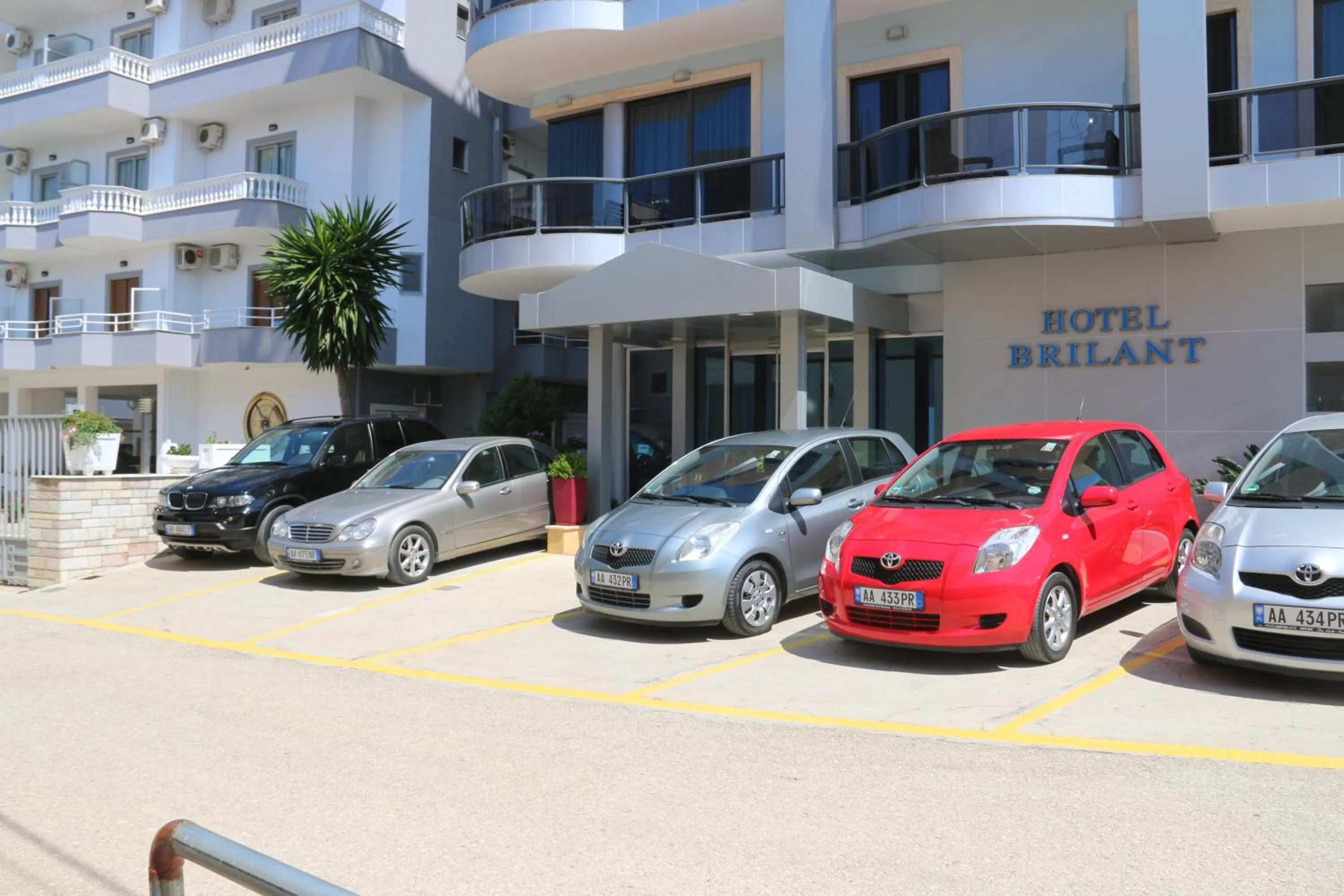 Parking in Hotel Brilant Saranda