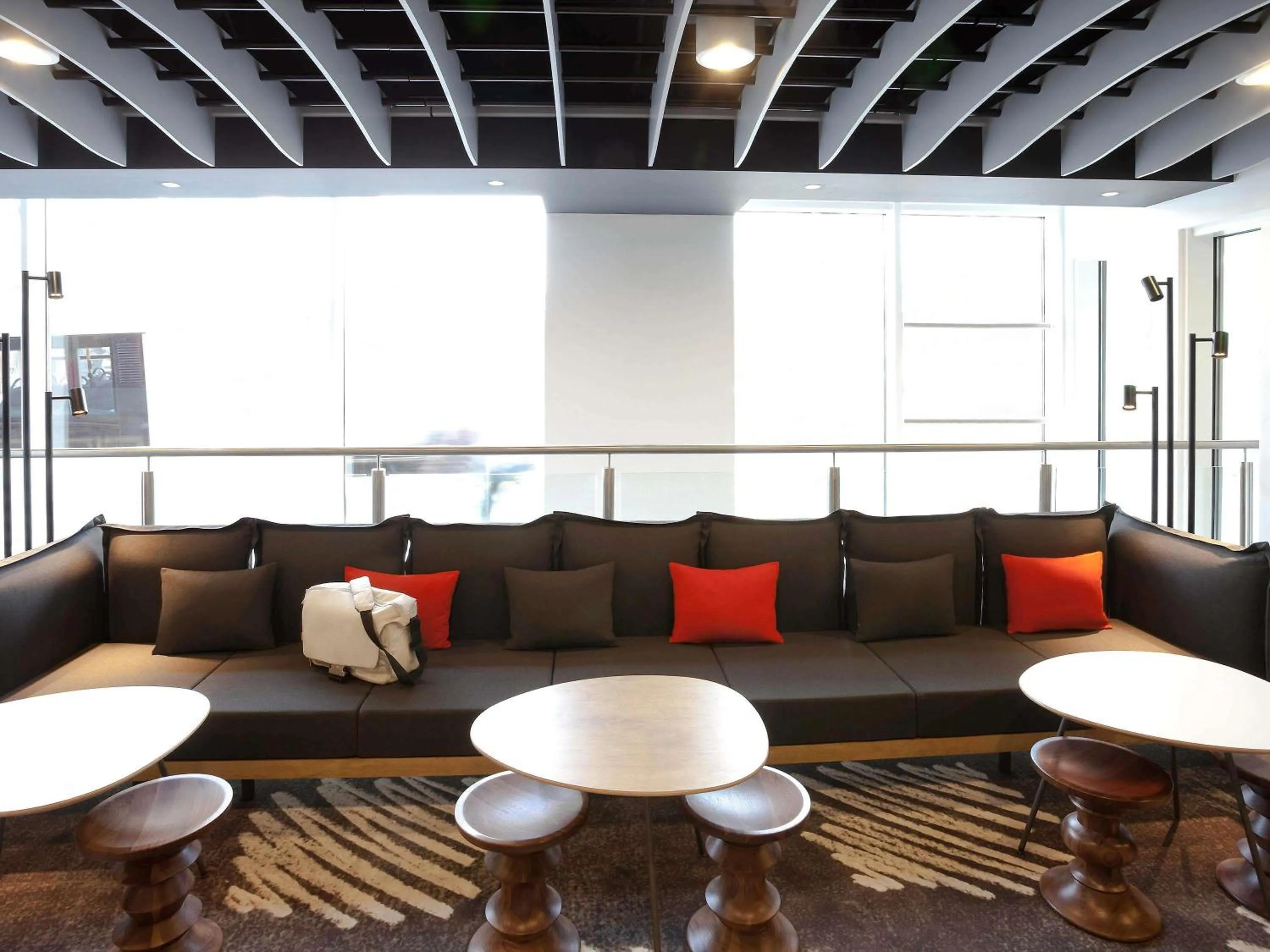 Lounge or bar in ibis Brighton City Centre - Station