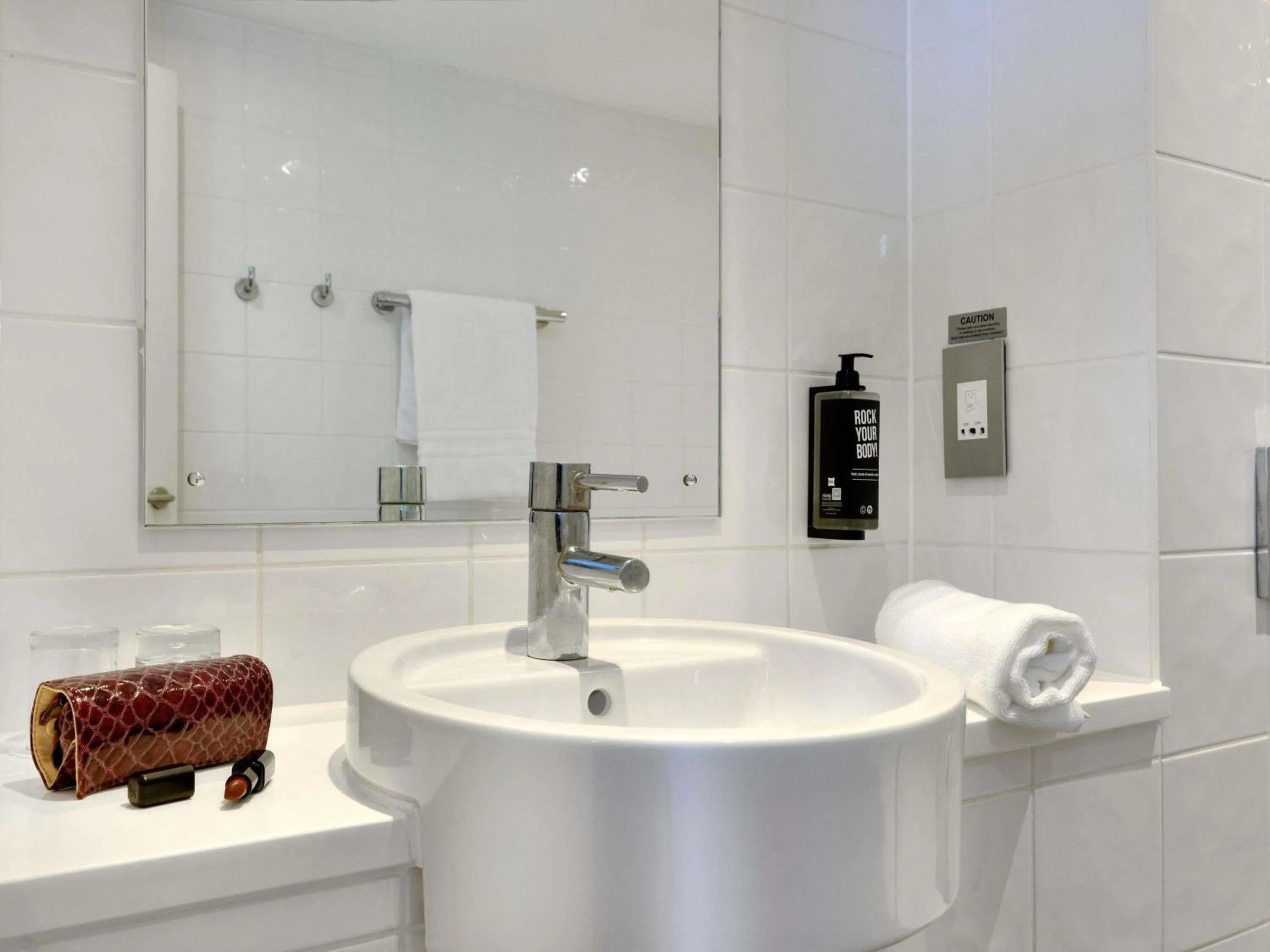 Bedroom in ibis Brighton City Centre - Station