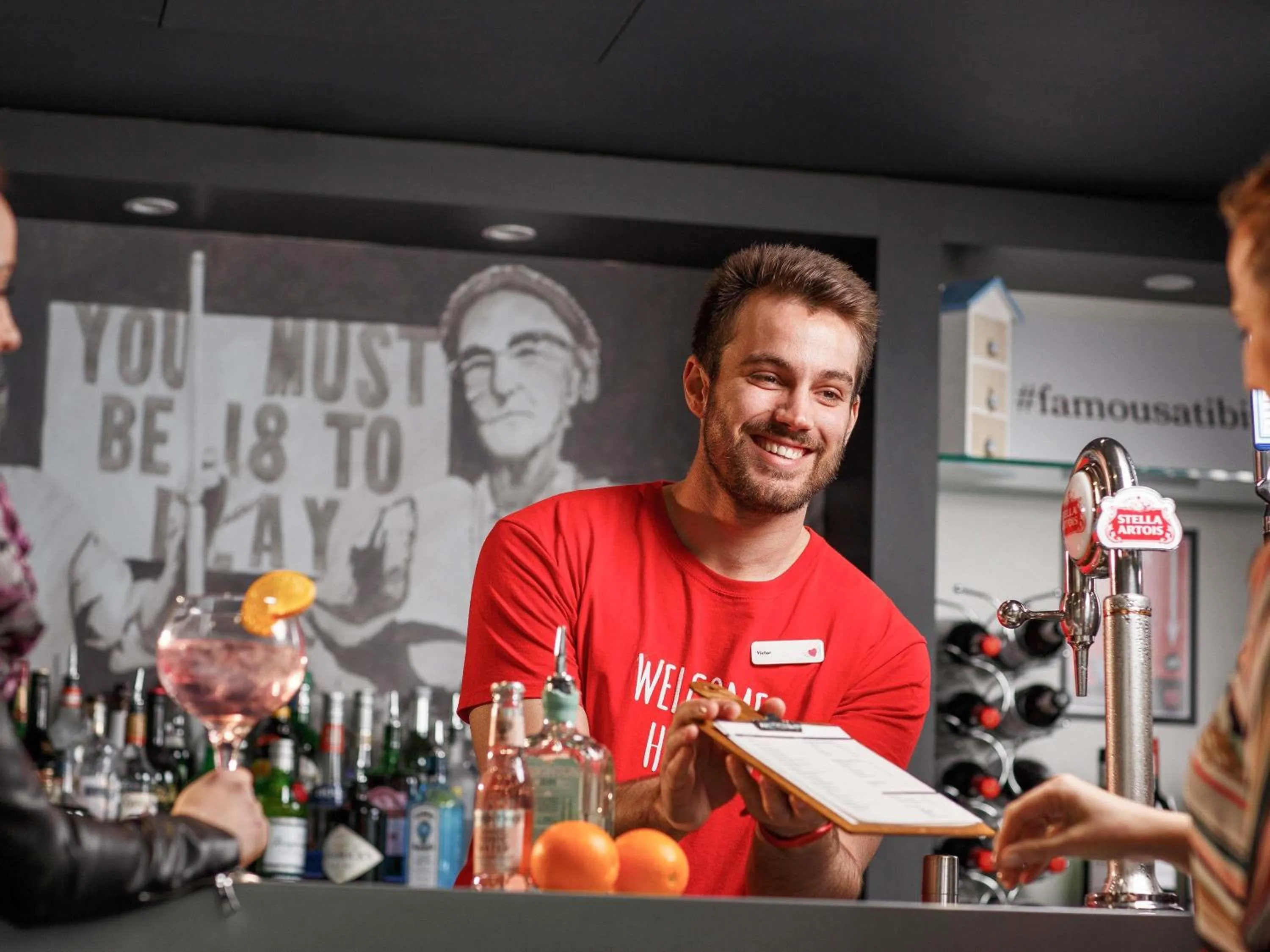 Lounge or bar in ibis Brighton City Centre - Station