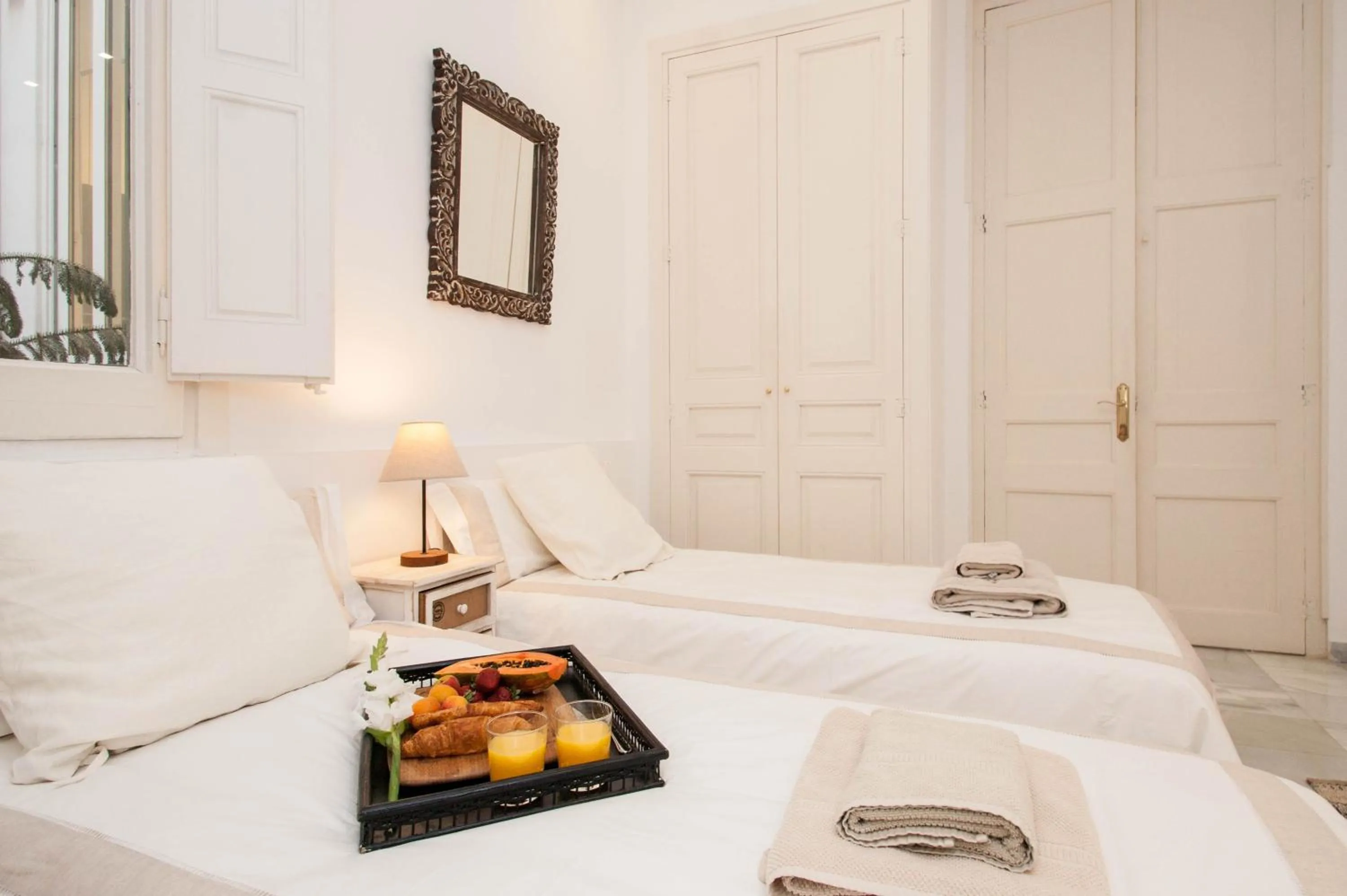 Bedroom, Bed in BCN Apartments 41