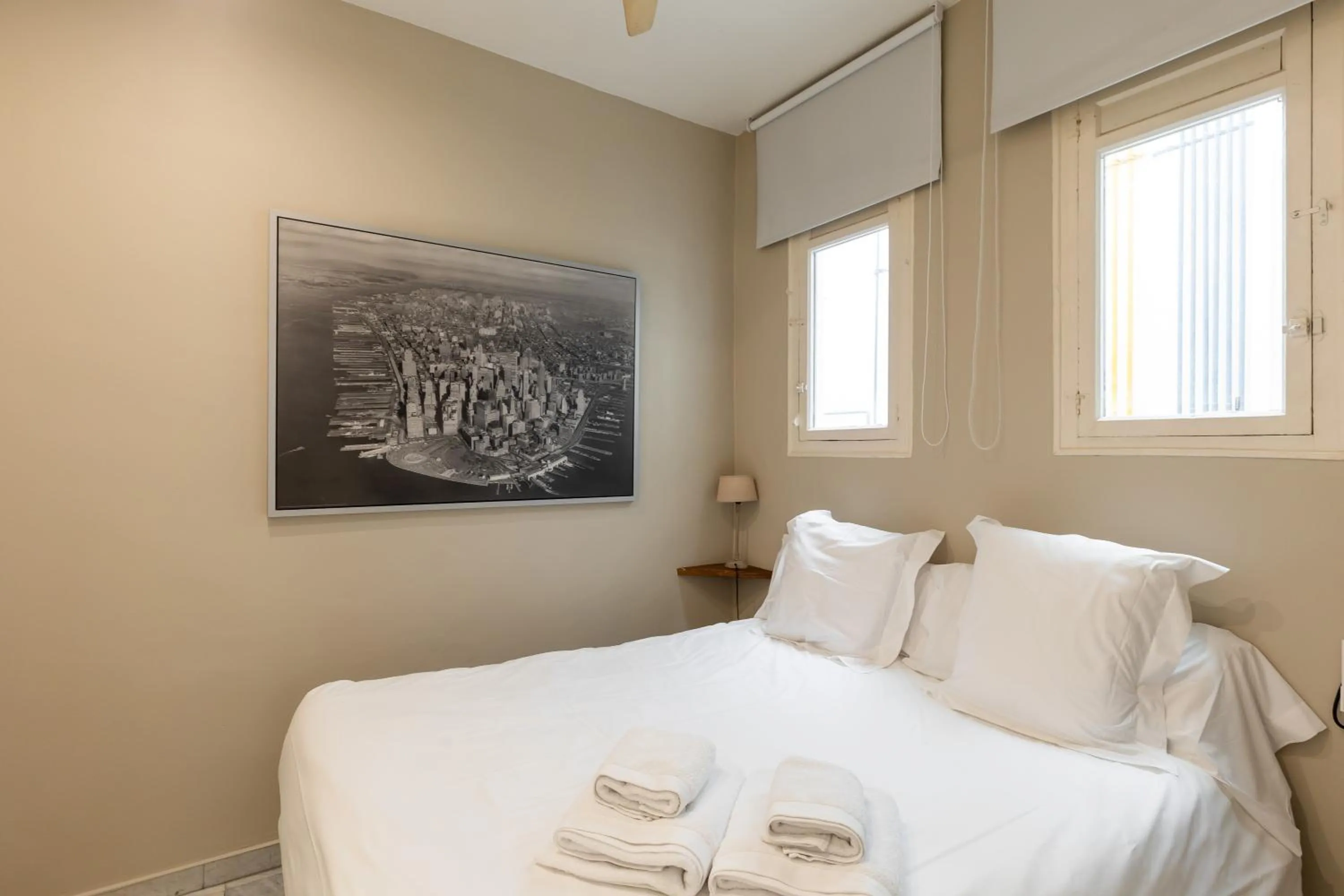 Bedroom, Bed in BCN Apartments 41