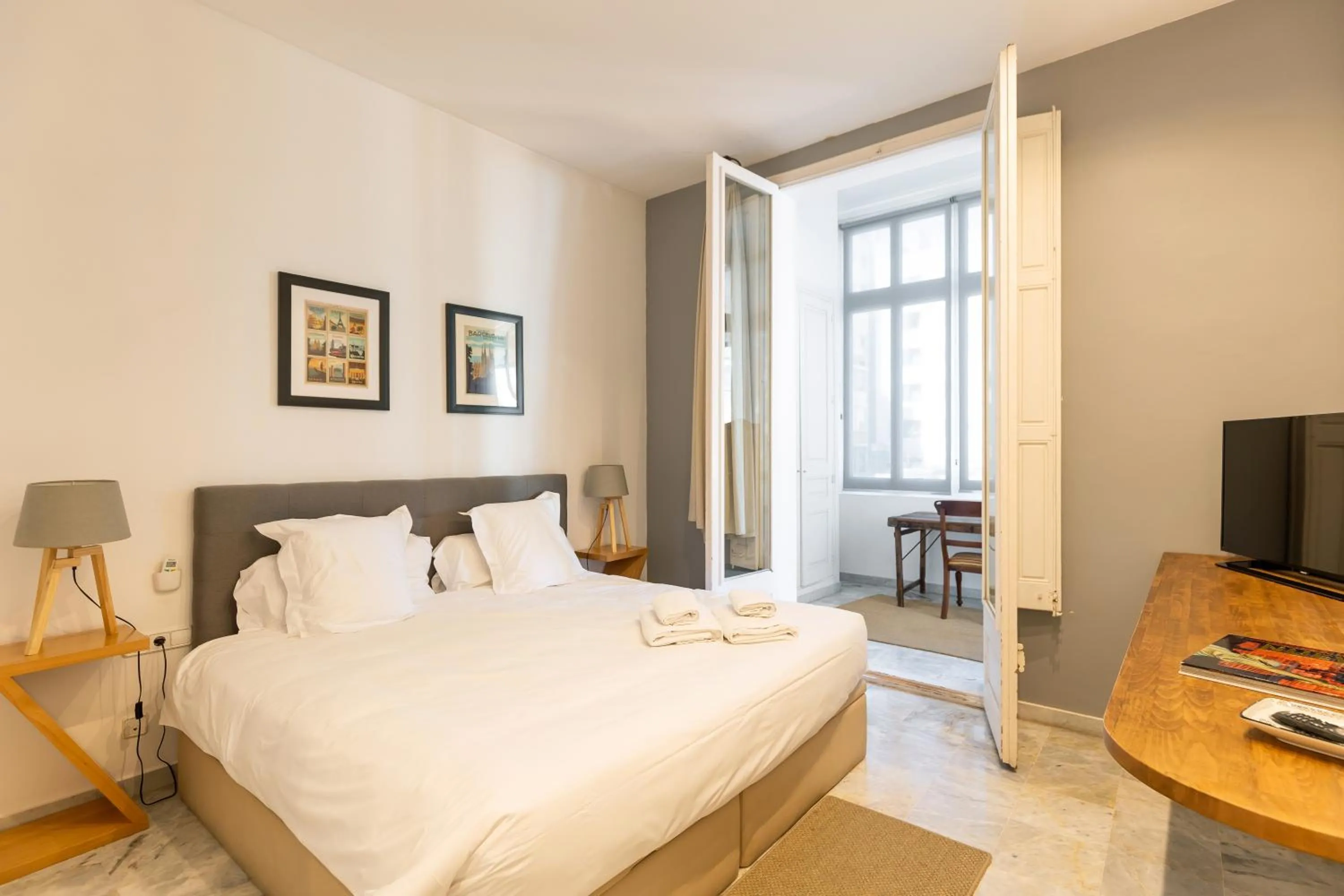 Bedroom, Bed in BCN Apartments 41