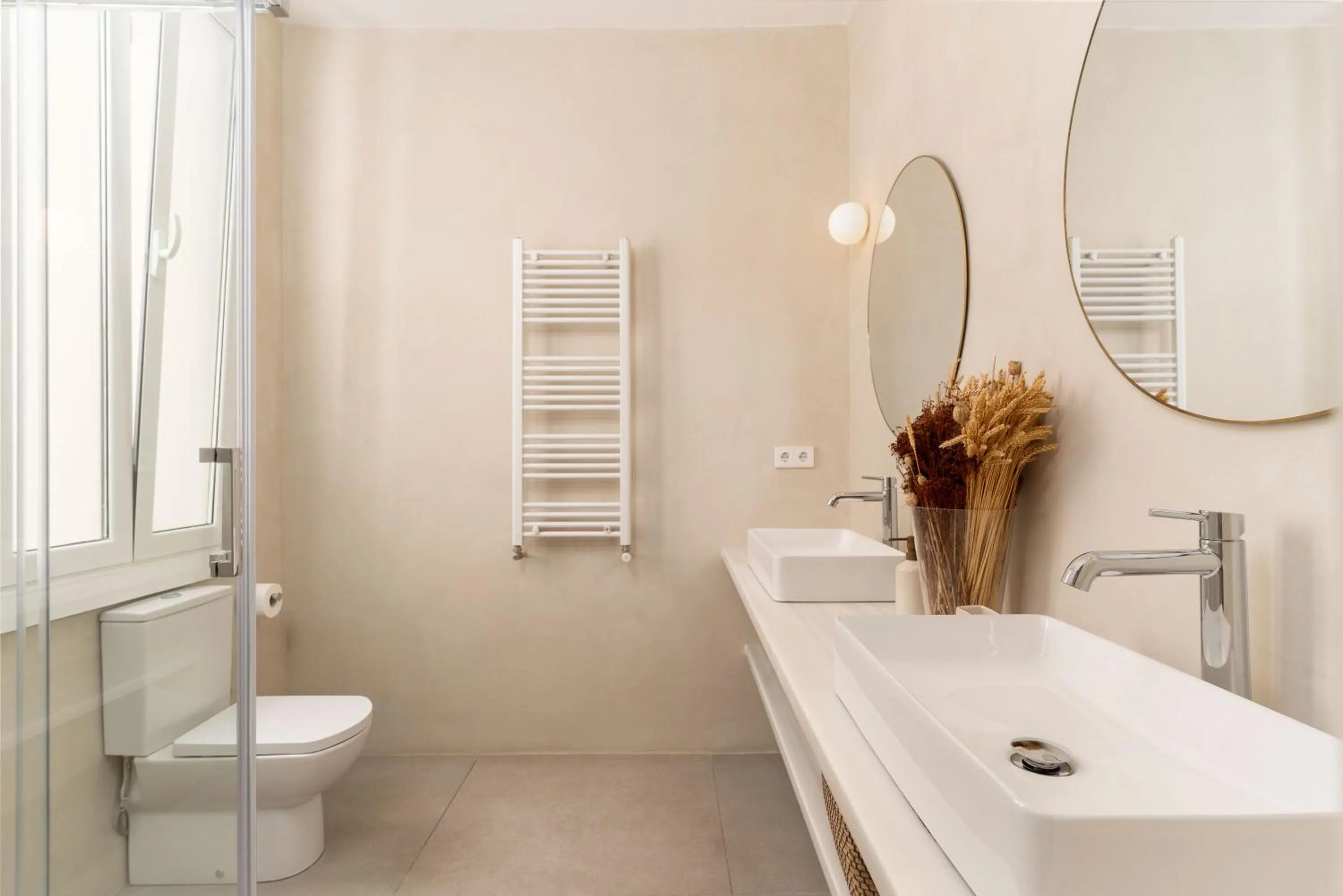 Shower in BCN Apartments 41