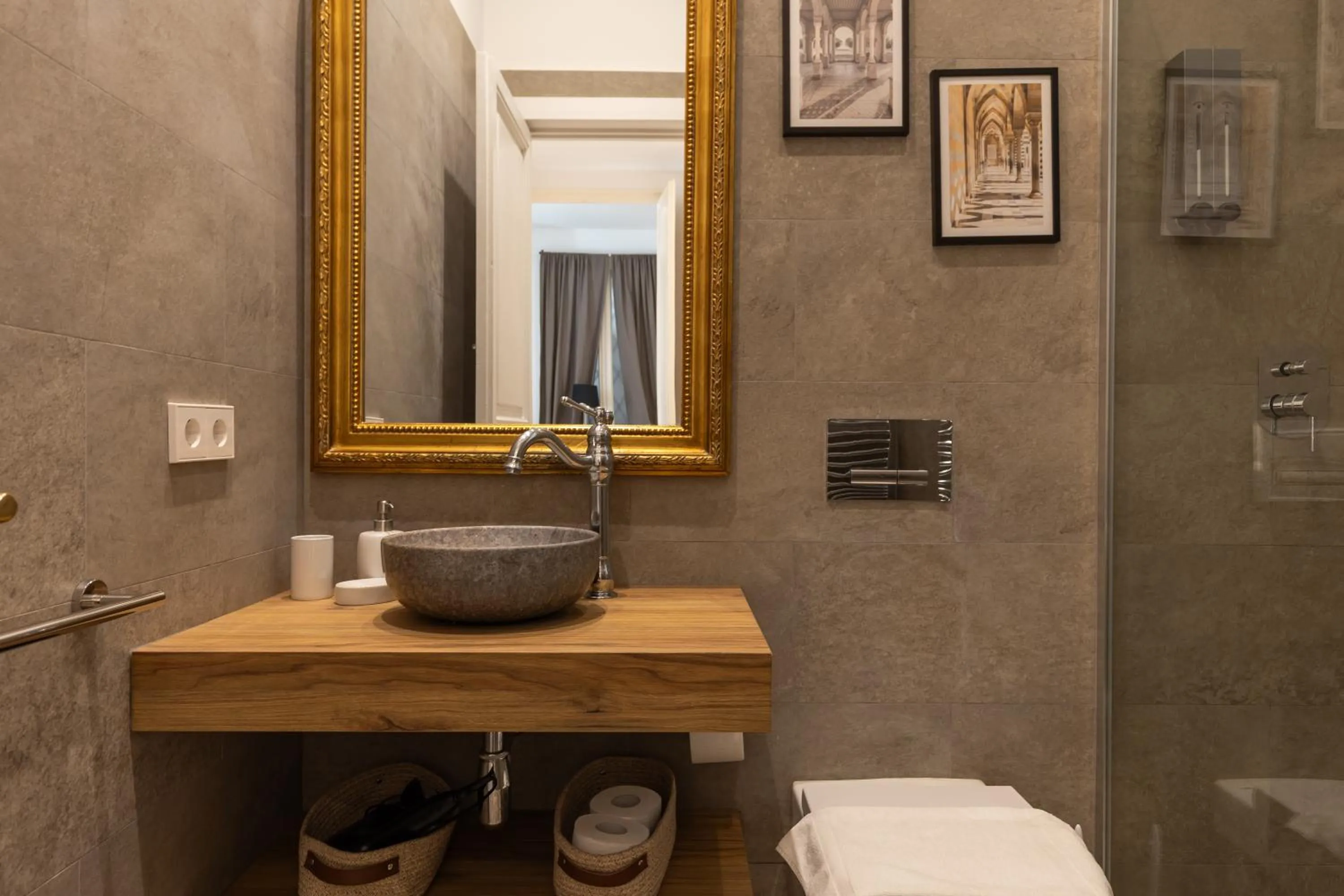 Bathroom in BCN Apartments 41