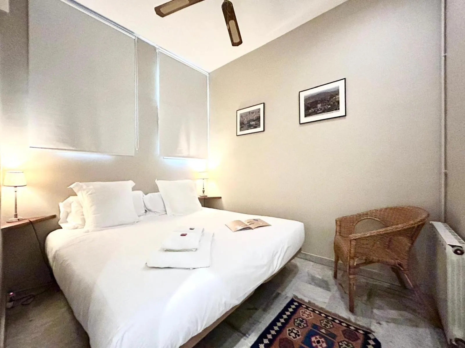 Bedroom, Bed in BCN Apartments 41