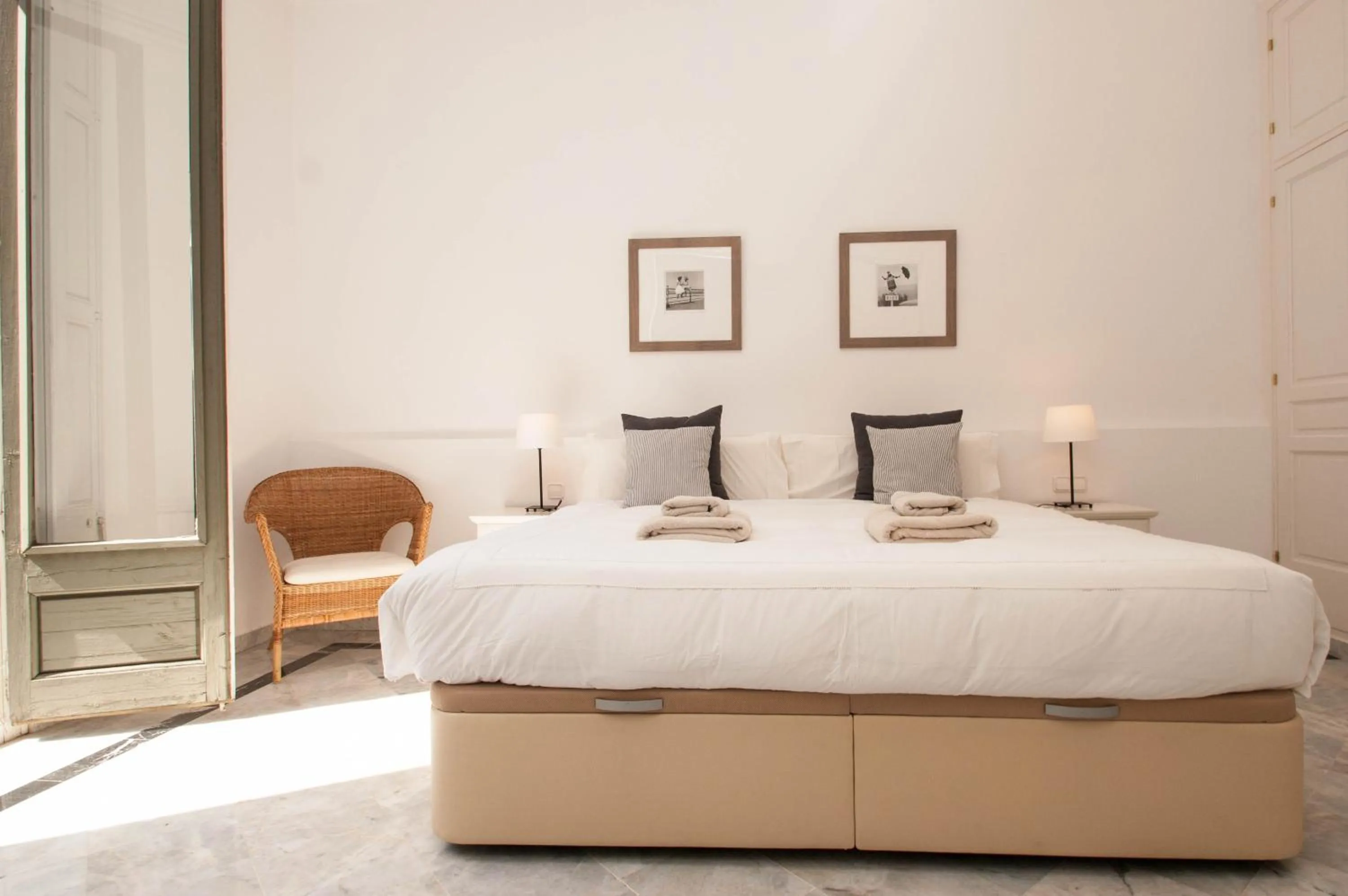 Bedroom, Bed in BCN Apartments 41