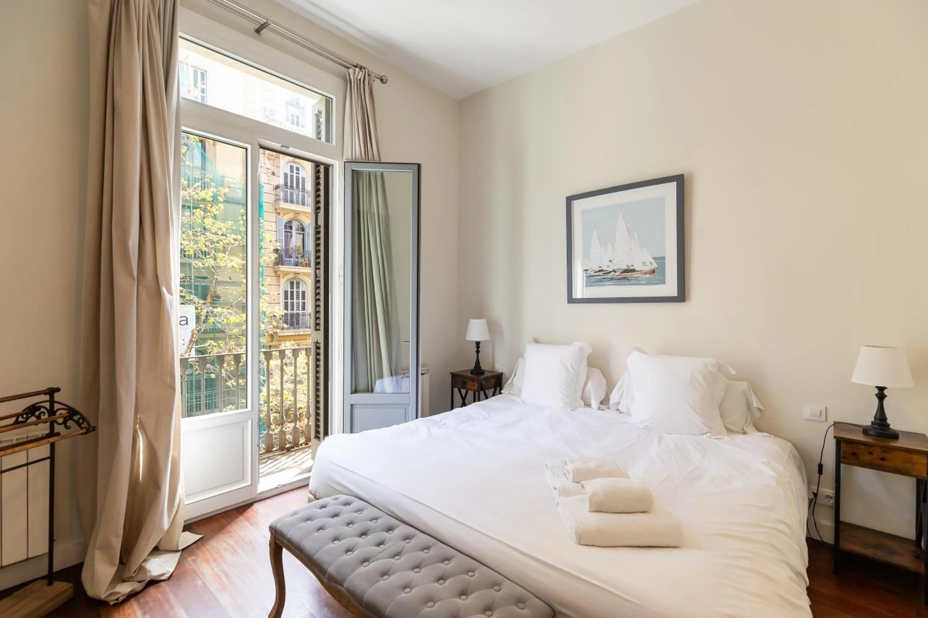 Bedroom, Bed in BCN Apartments 41