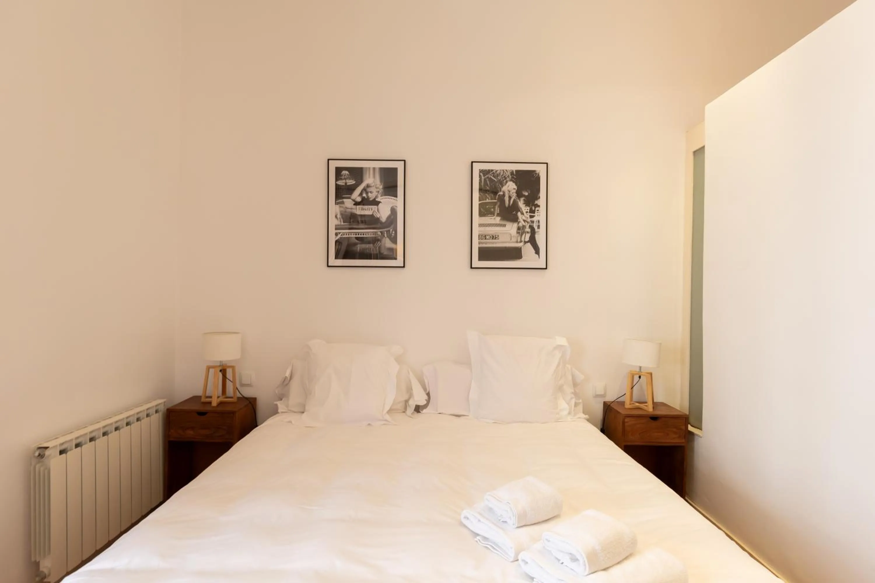 Bedroom, Bed in BCN Apartments 41