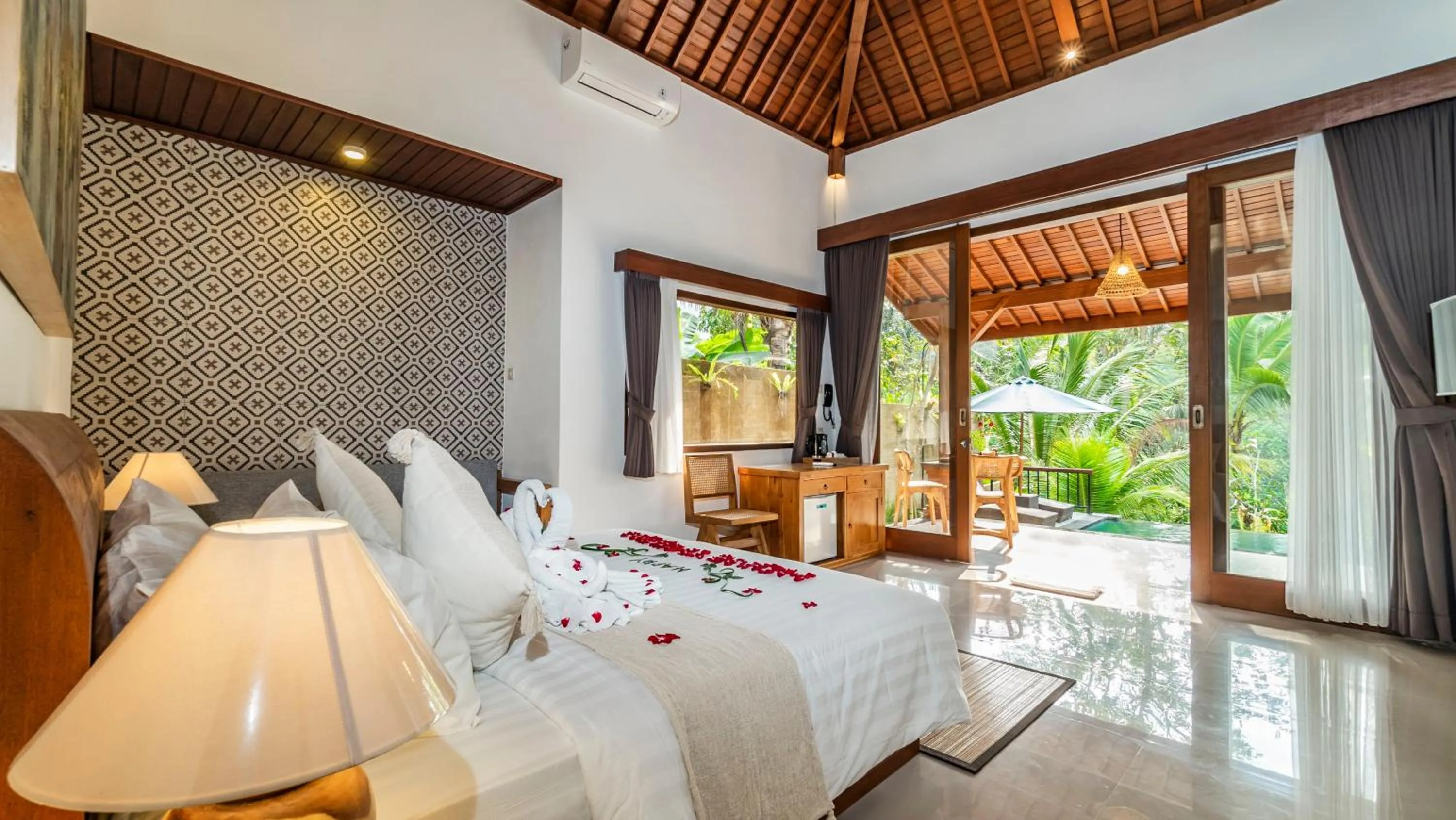 Bed in Uma Kakul Villas