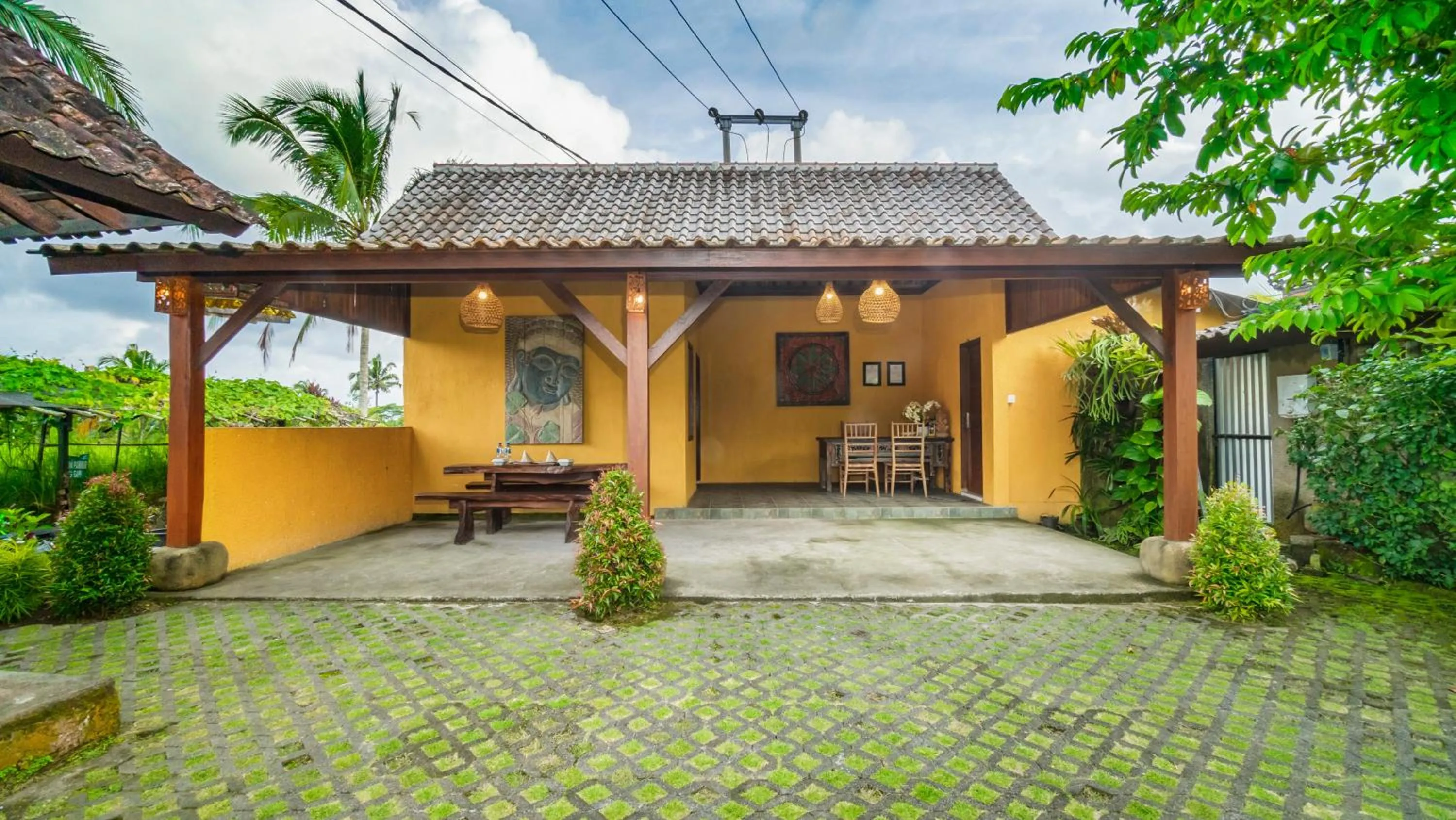 Property building in Uma Kakul Villas