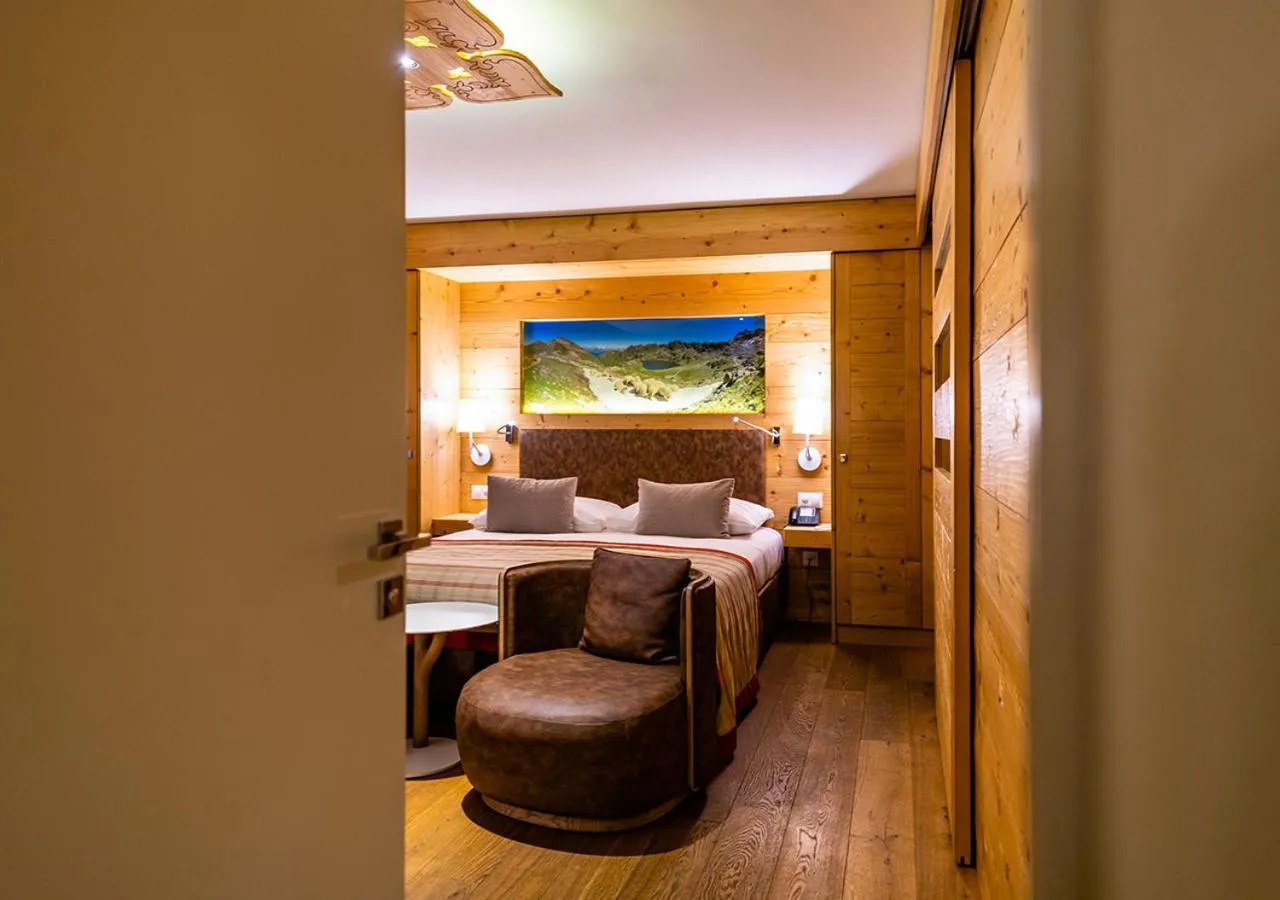 Photo of the whole room, Bed in Nendaz 4 Vallées & SPA 4* Superior