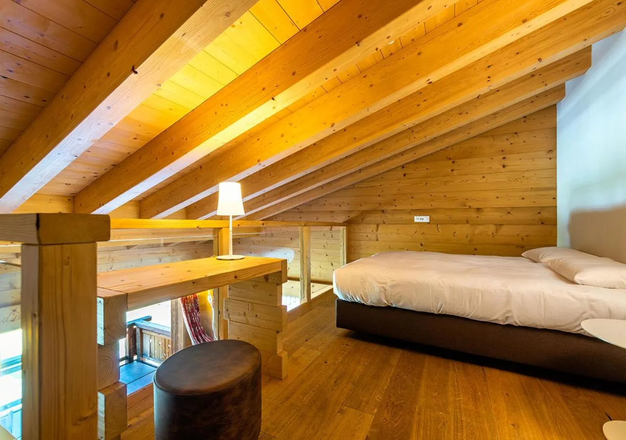 Photo of the whole room, Bed in Nendaz 4 Vallées & SPA 4* Superior