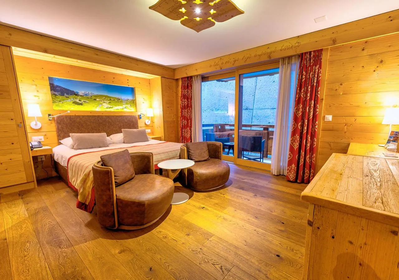 Photo of the whole room, Bed in Nendaz 4 Vallées & SPA 4* Superior