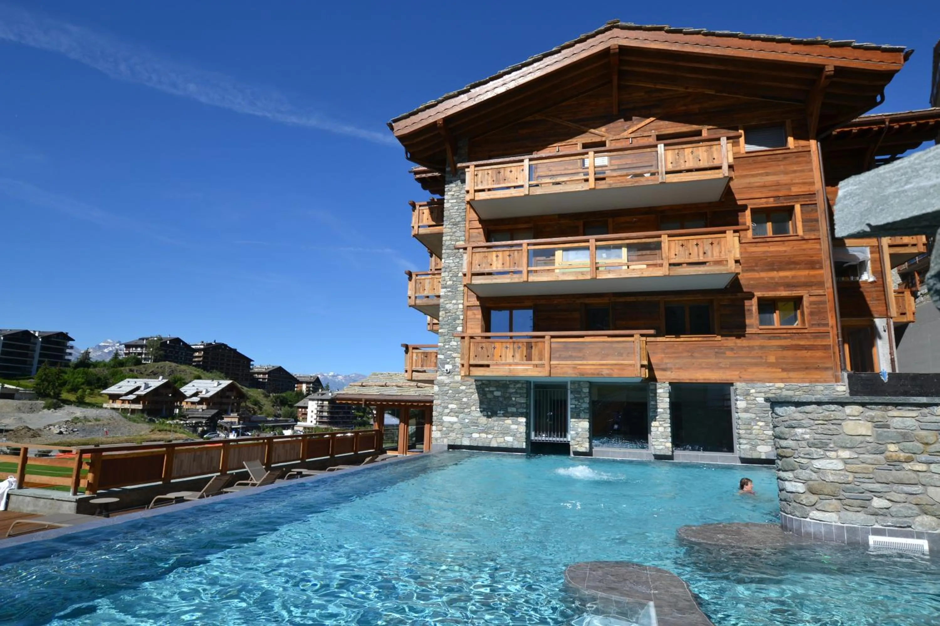 Open Air Bath in Nendaz 4 Vallées & SPA 4* Superior