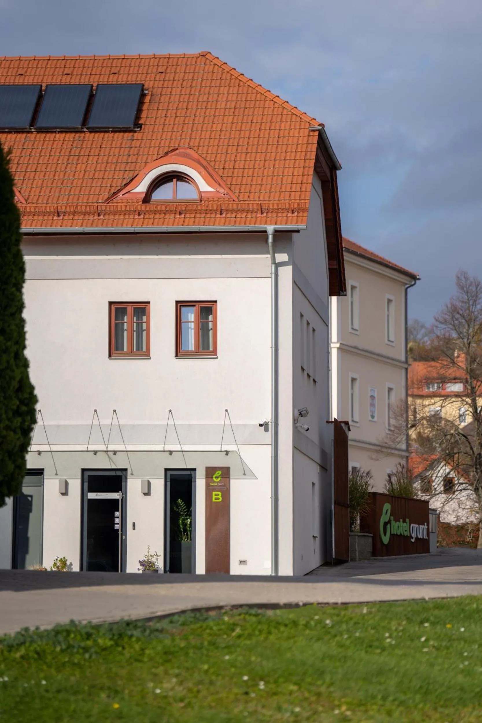 Property building in Hotel Grunt