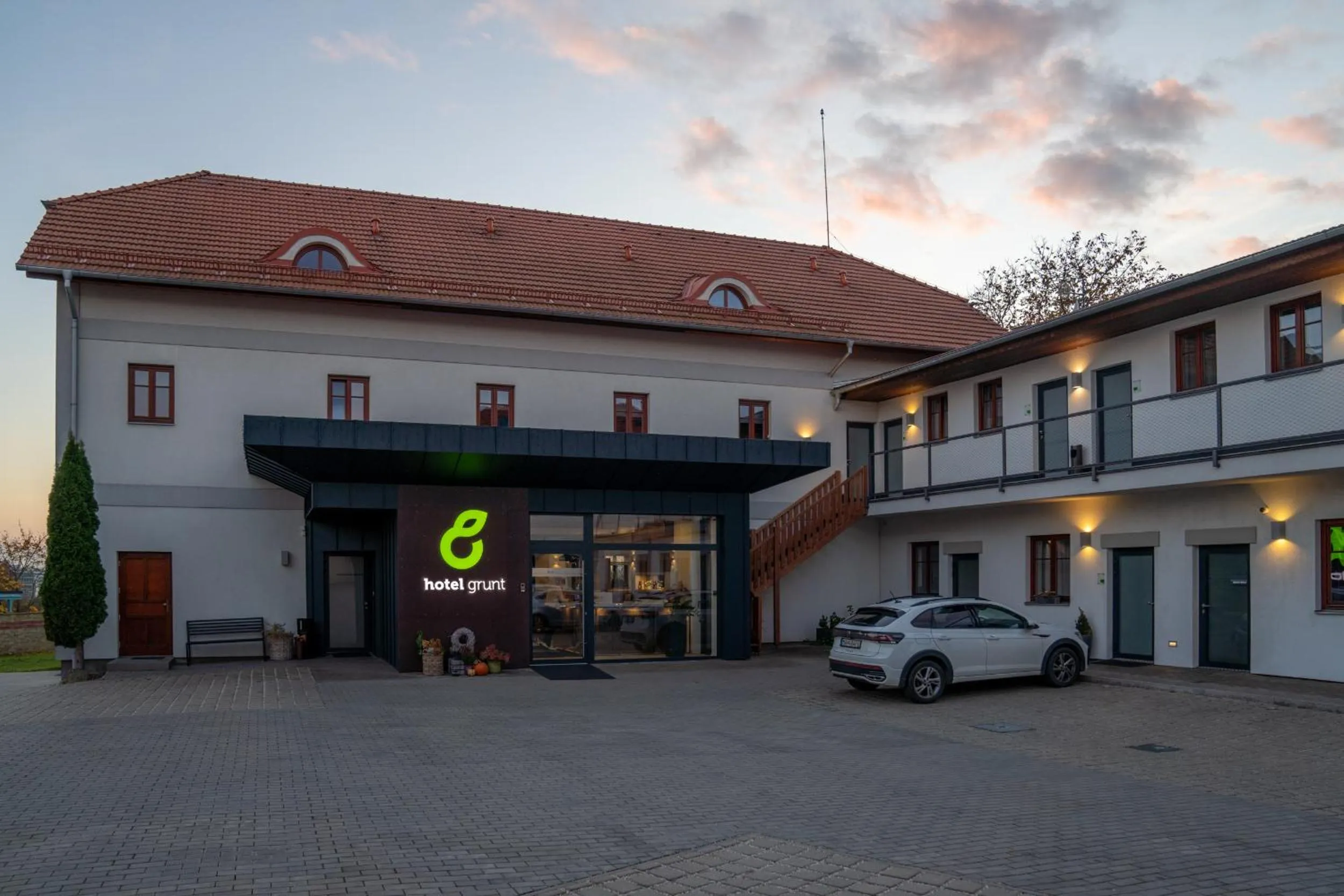 Property building in Hotel Grunt