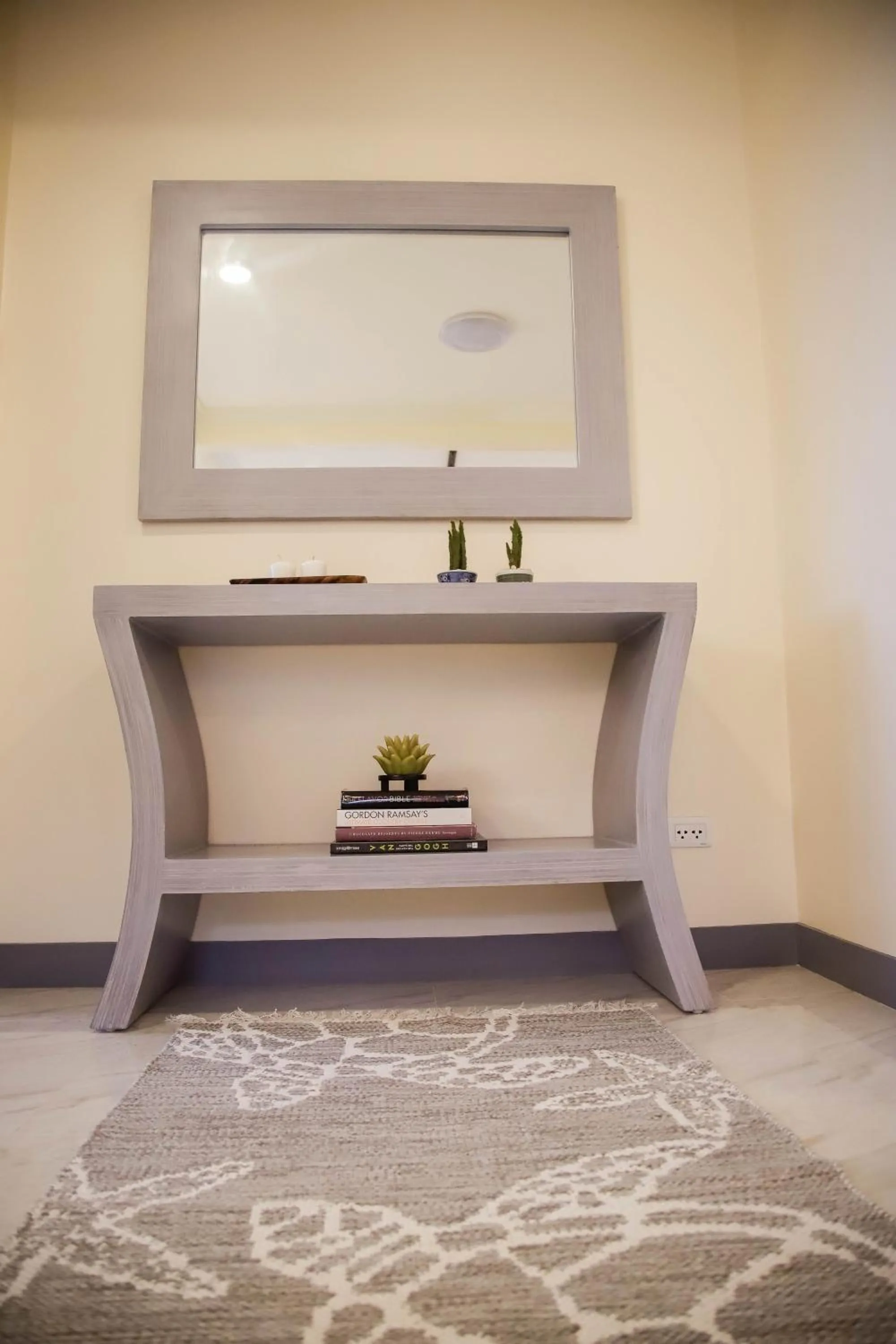 Decorative detail in Bella Villa Coron