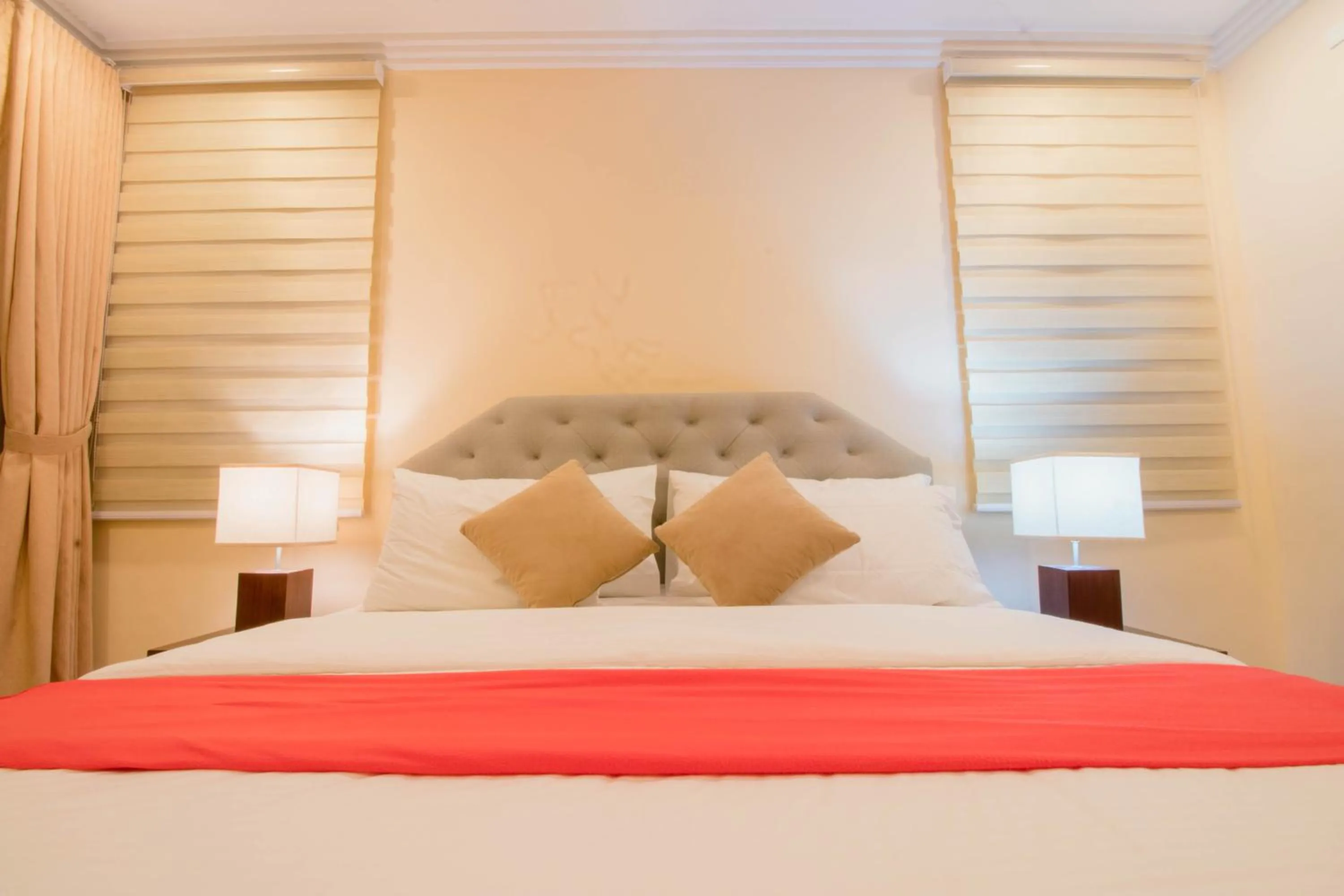 Bed in Bella Villa Coron