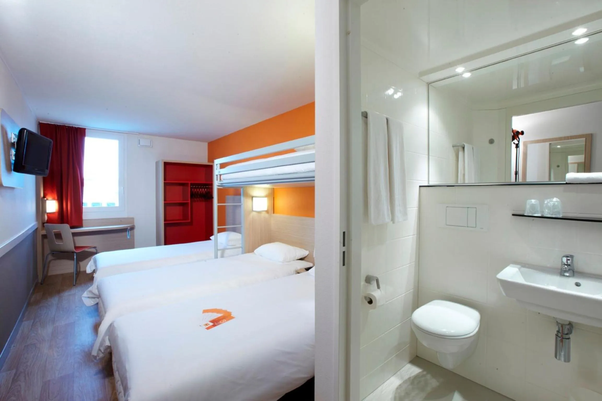 Bed in Première Classe Roissy - Aéroport CDG - Le Mesnil-Amelot