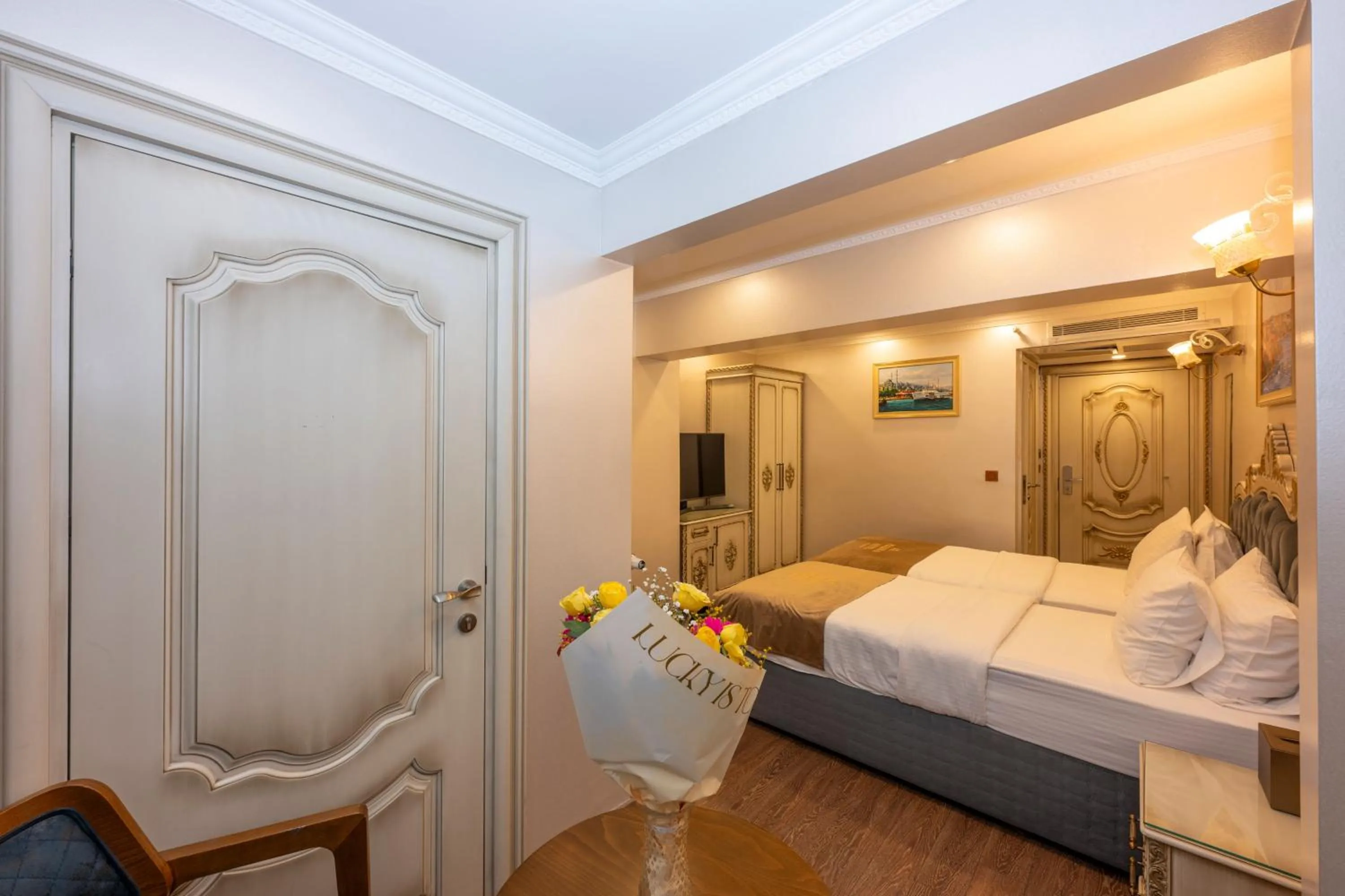 Bedroom, Bed in Almadina Hotel Istanbul