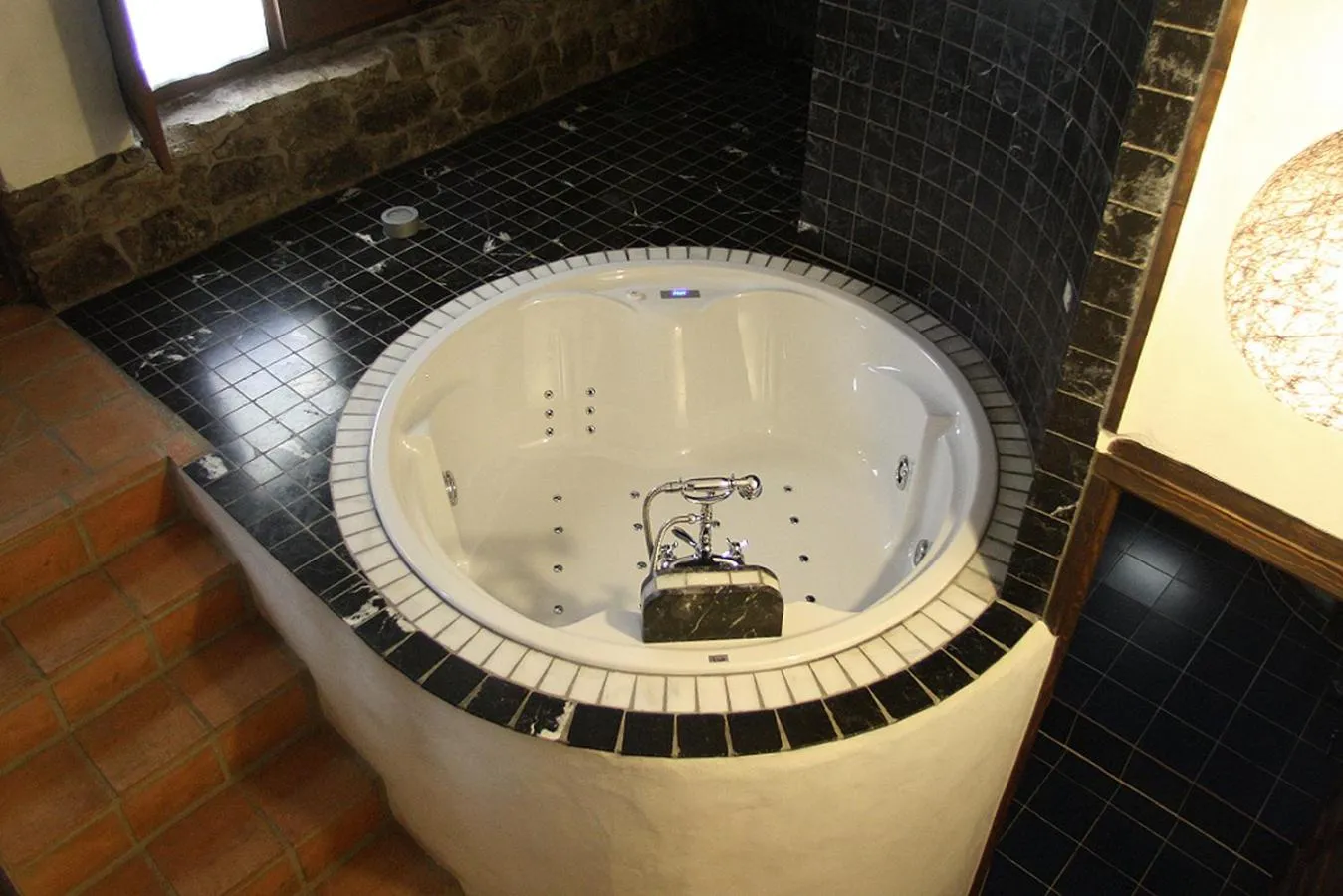 Bath in Hotel Rural Llerau