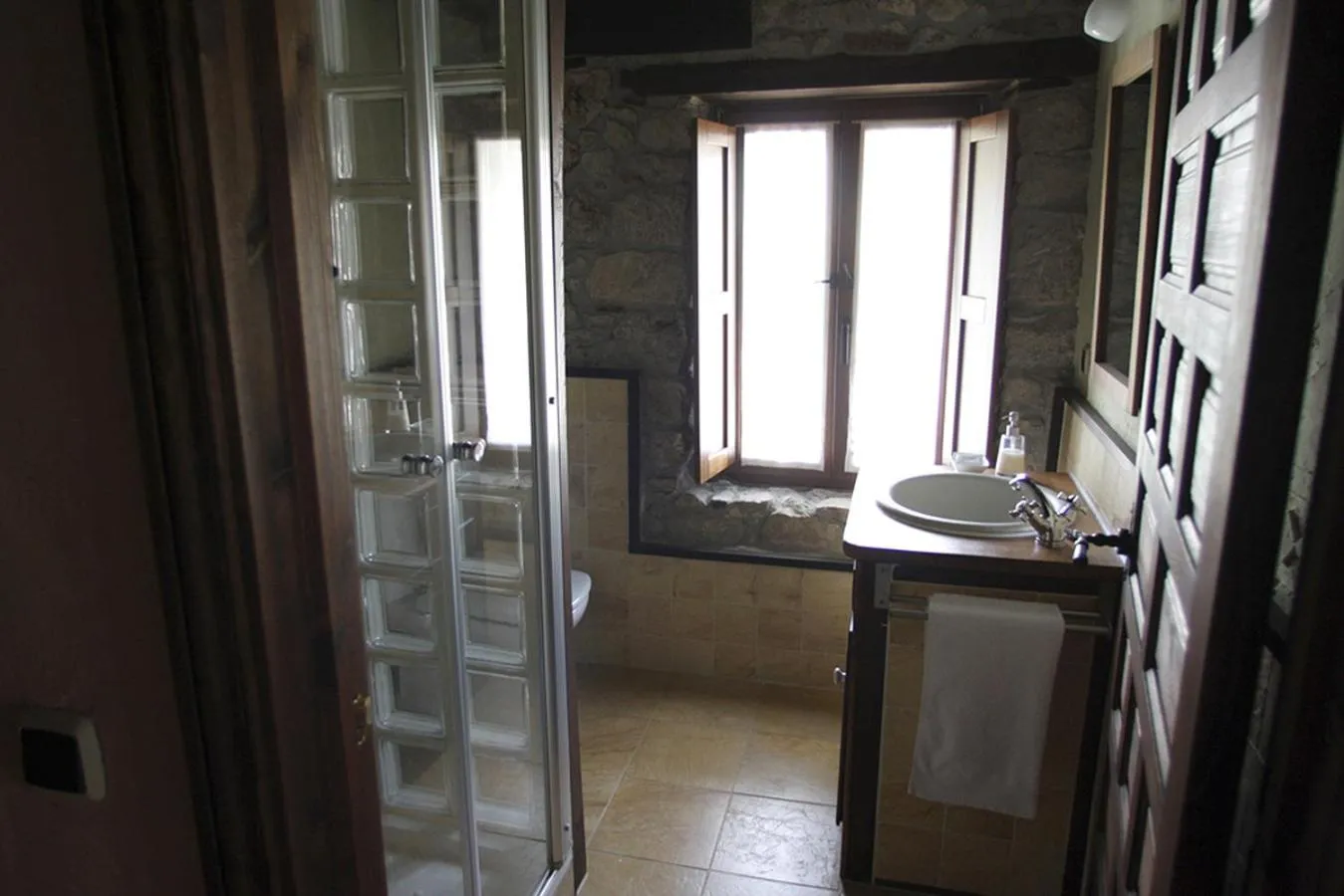Bathroom in Hotel Rural Llerau
