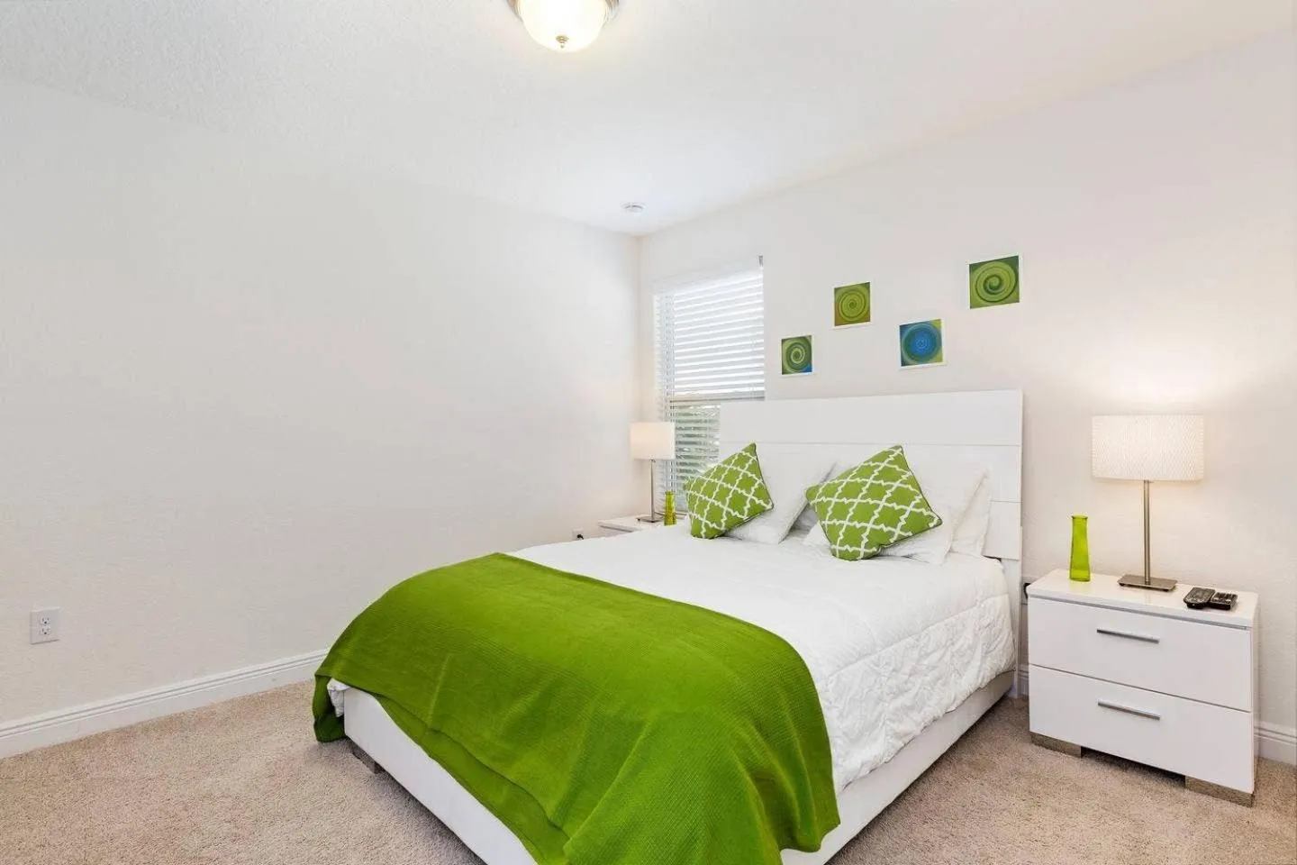 Bed in 4336 Six bed House Water Park Solterra Resort 15 Min from Disney