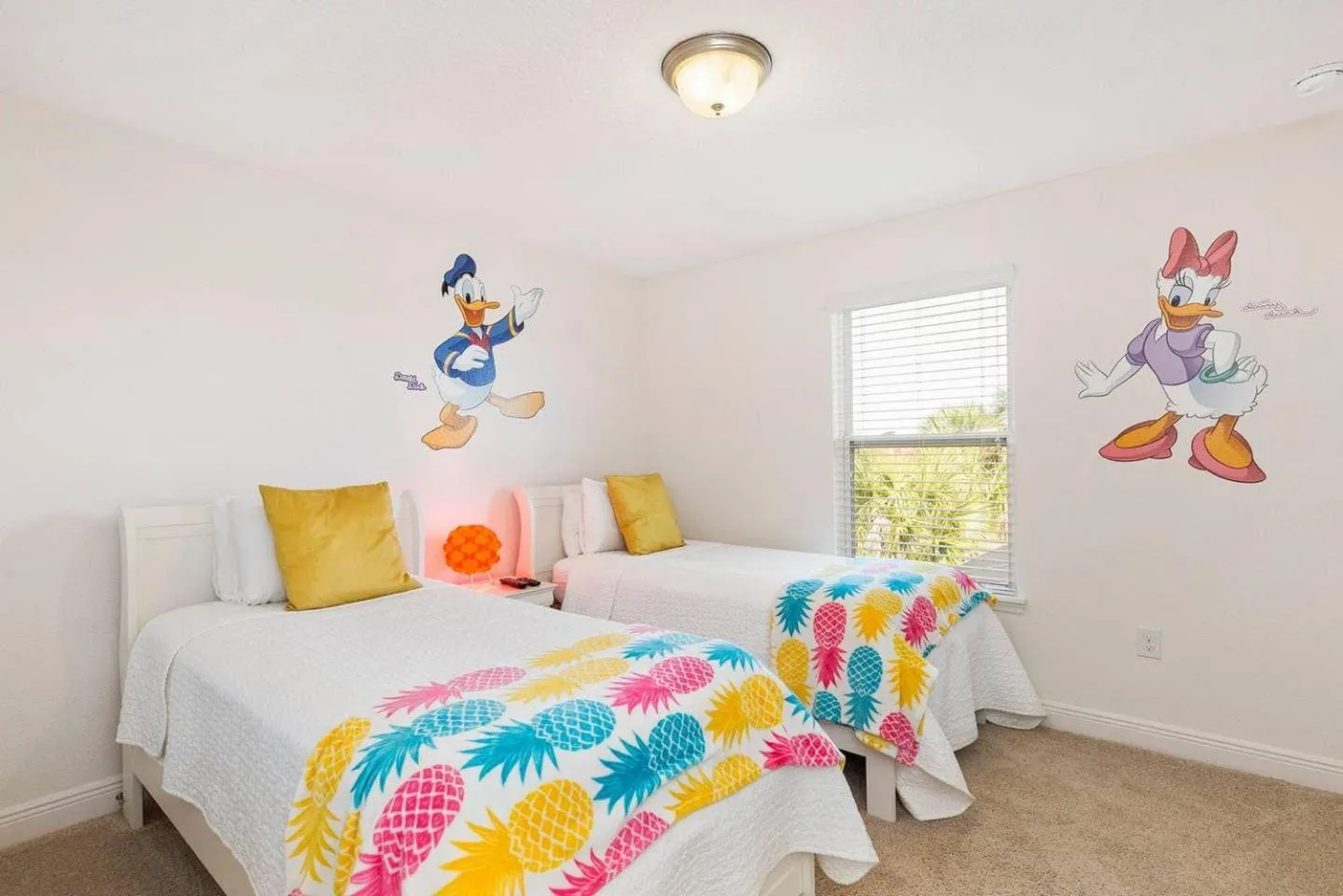 Bed in 4336 Six bed House Water Park Solterra Resort 15 Min from Disney