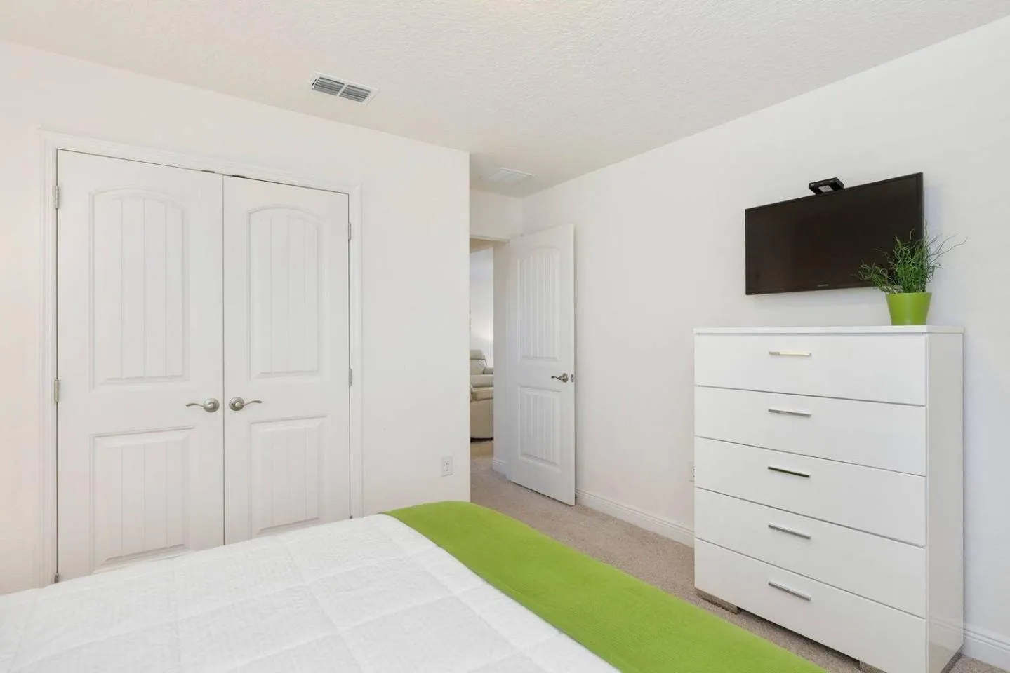 Bed in 4336 Six bed House Water Park Solterra Resort 15 Min from Disney