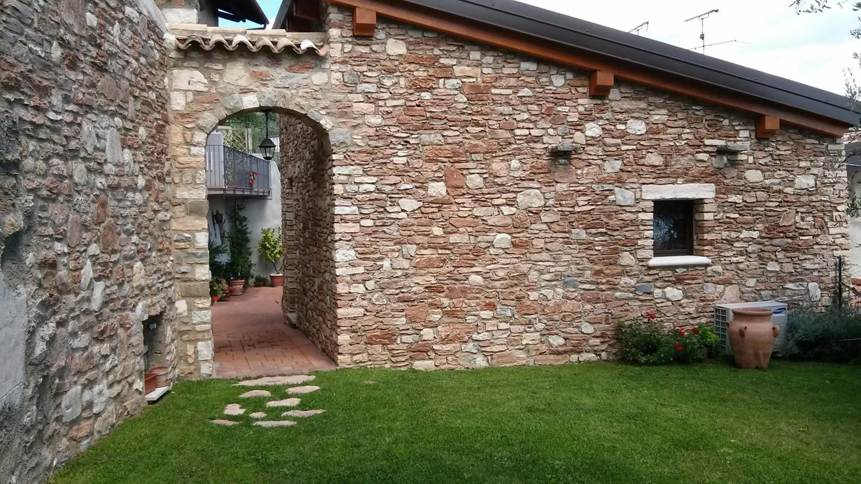 Decorative detail in Bed & Breakfast Giardini di Corte