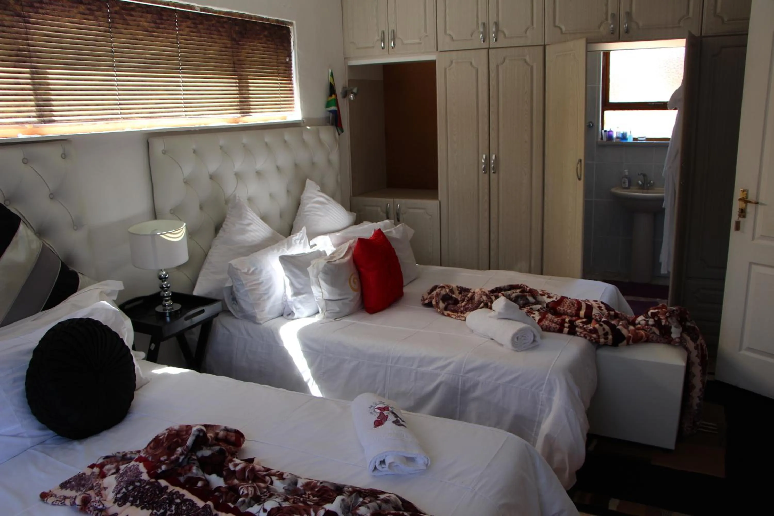 Bed in Turning Point Bed & Breakfast