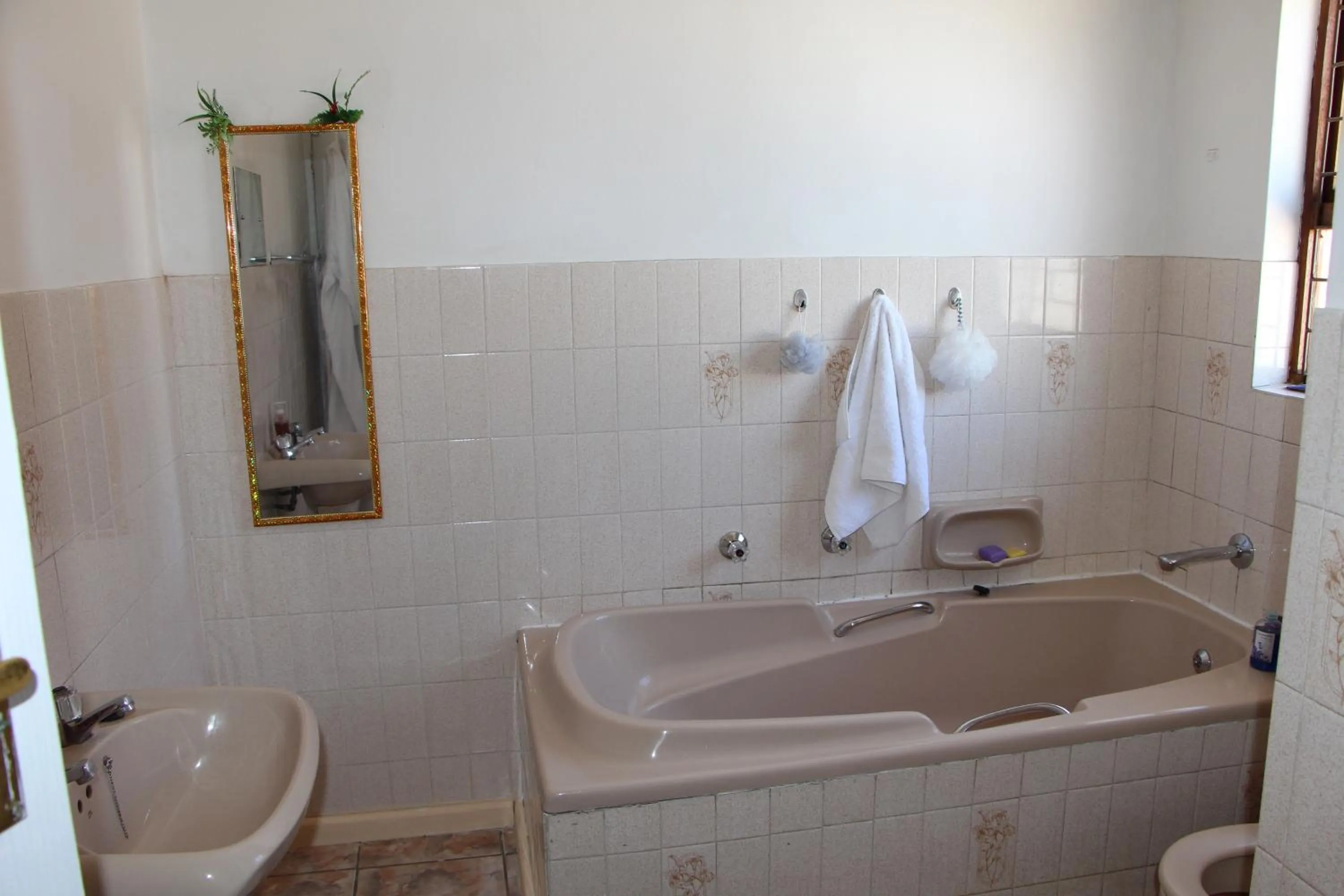 Toilet in Turning Point Bed & Breakfast