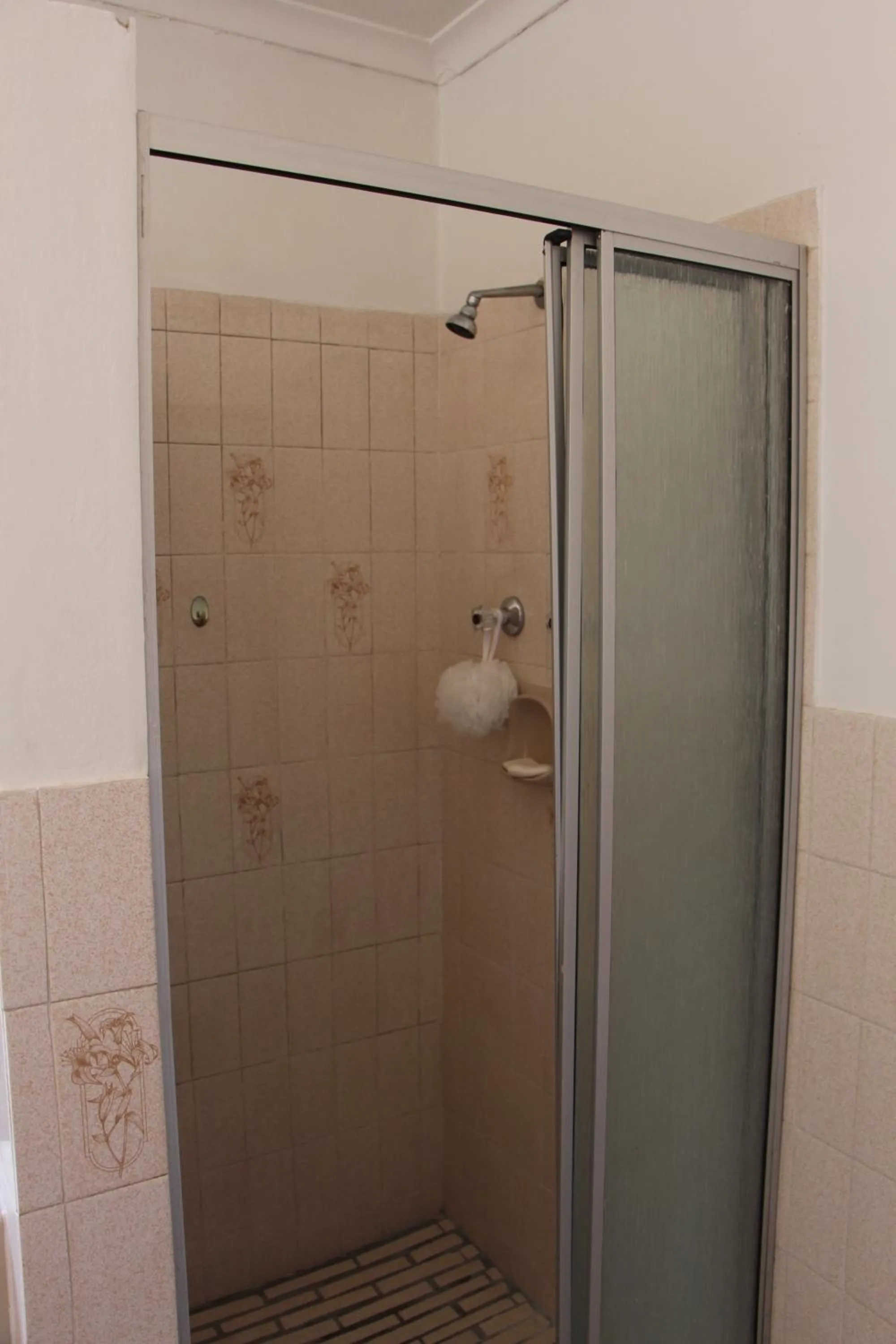 Bathroom in Turning Point Bed & Breakfast