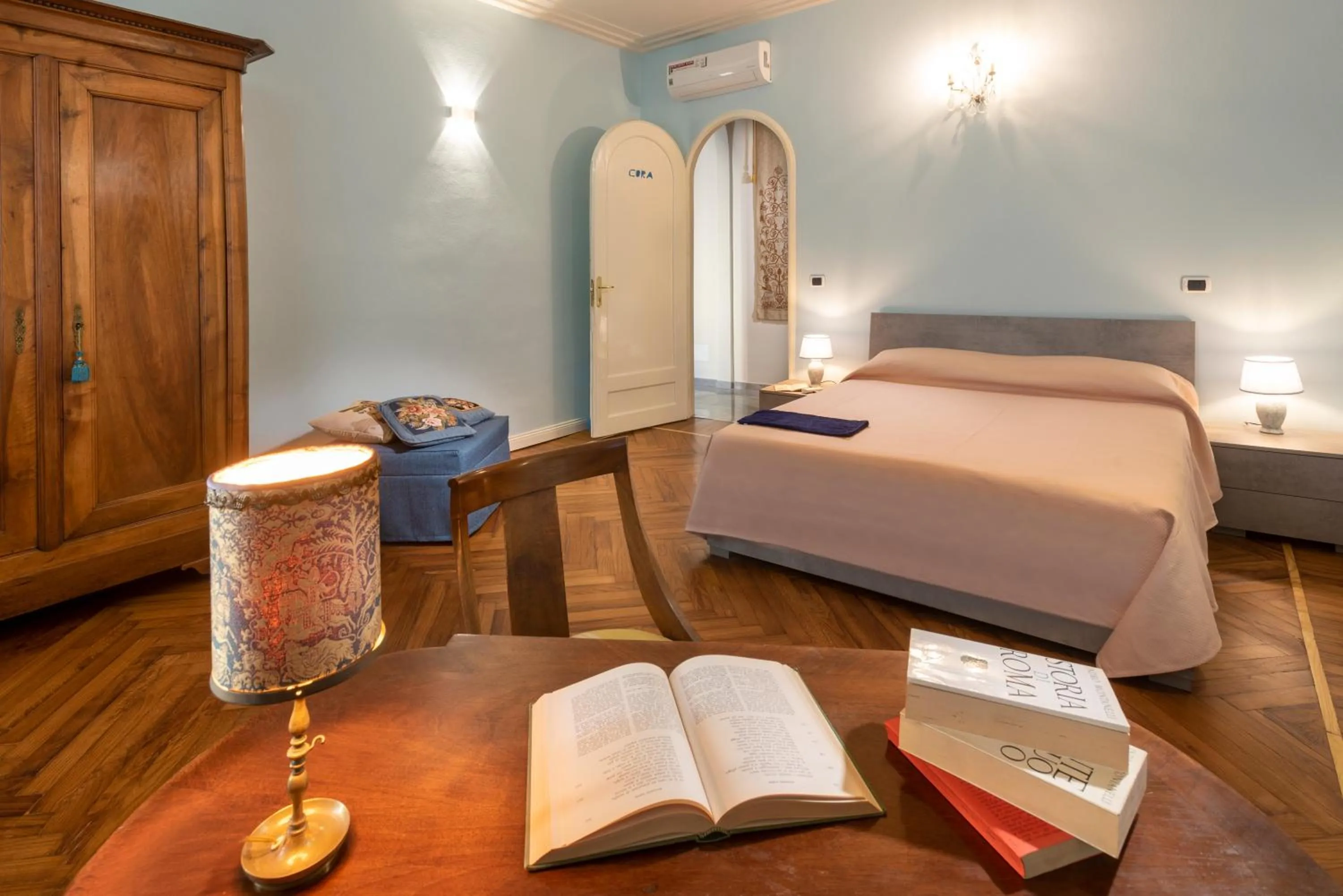 Photo of the whole room in Porte ad Arco