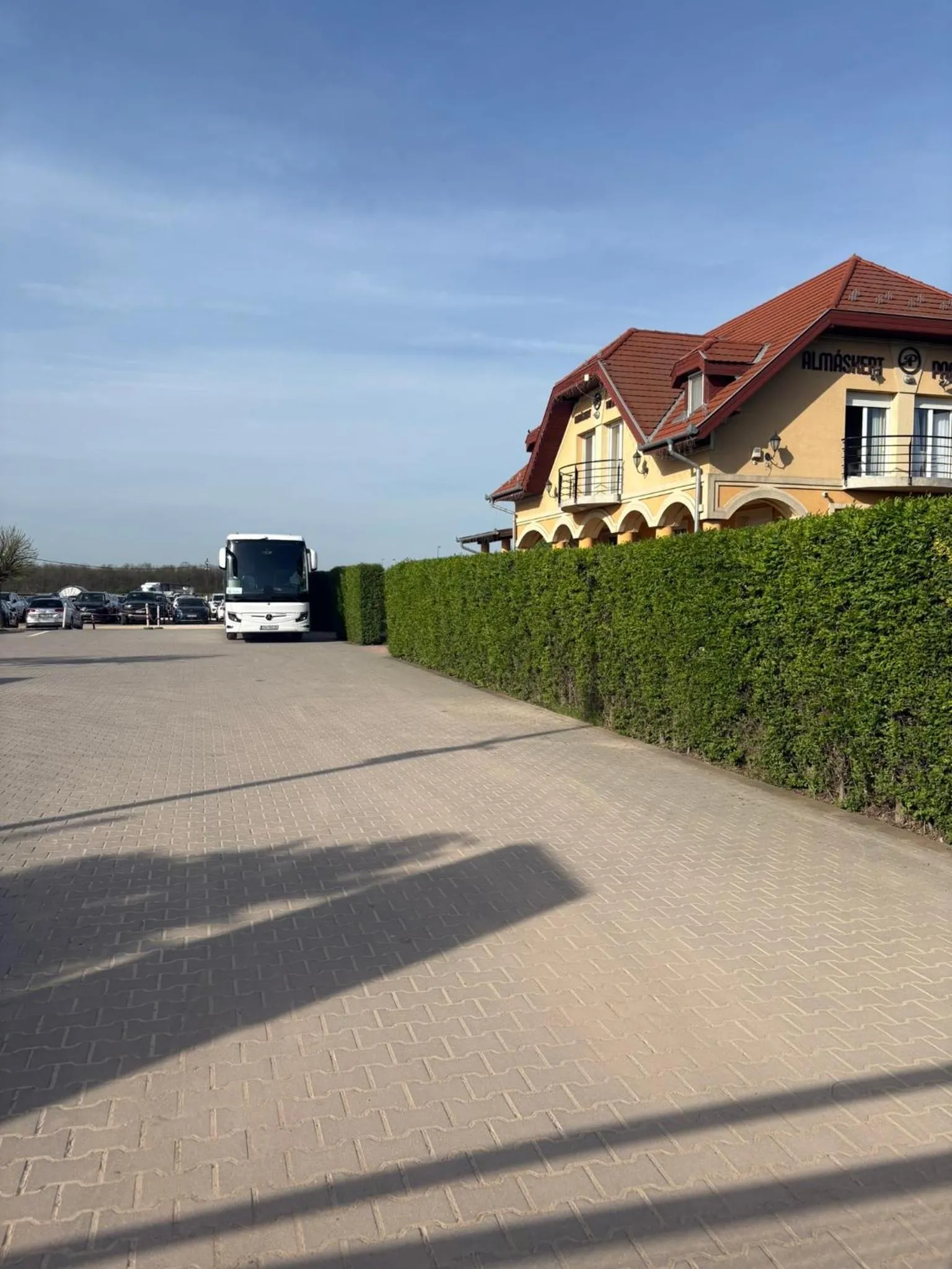 Parking in Budapest Airport Almáskert Panzió