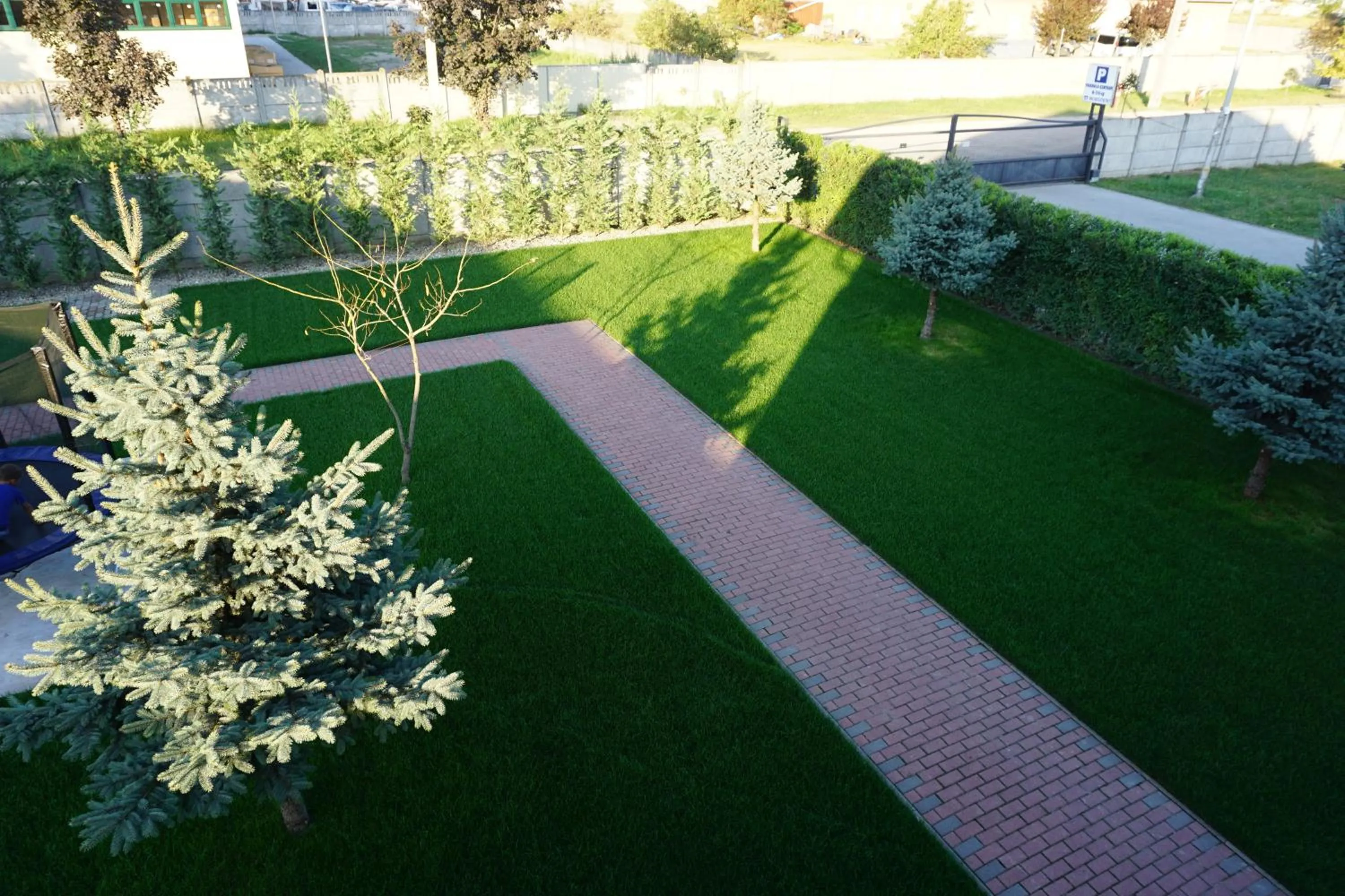 Garden view in Budapest Airport Almáskert Panzió